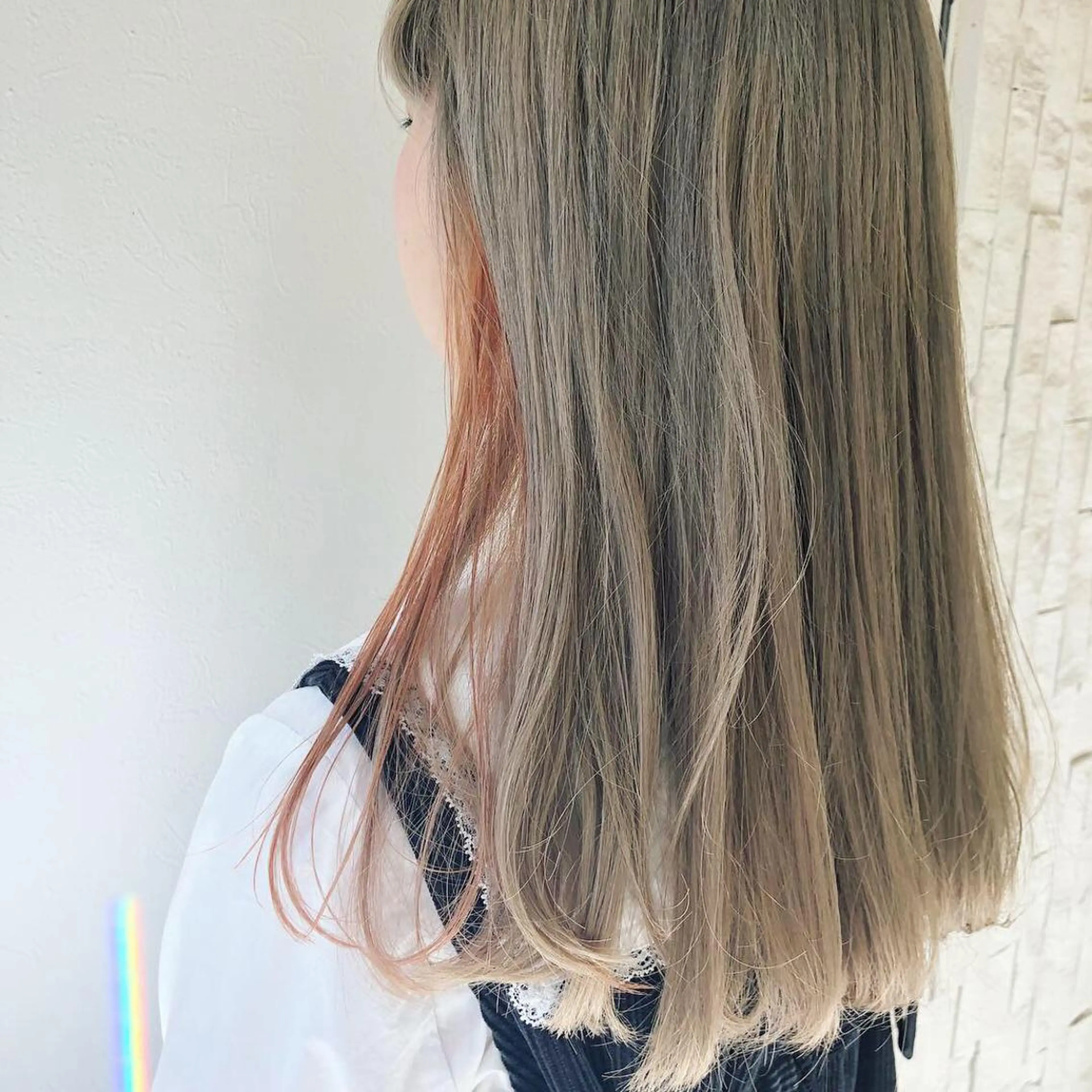 セミロング カラー ブリーチ ハイトーンカラー yuki watanabeのヘアスタイル