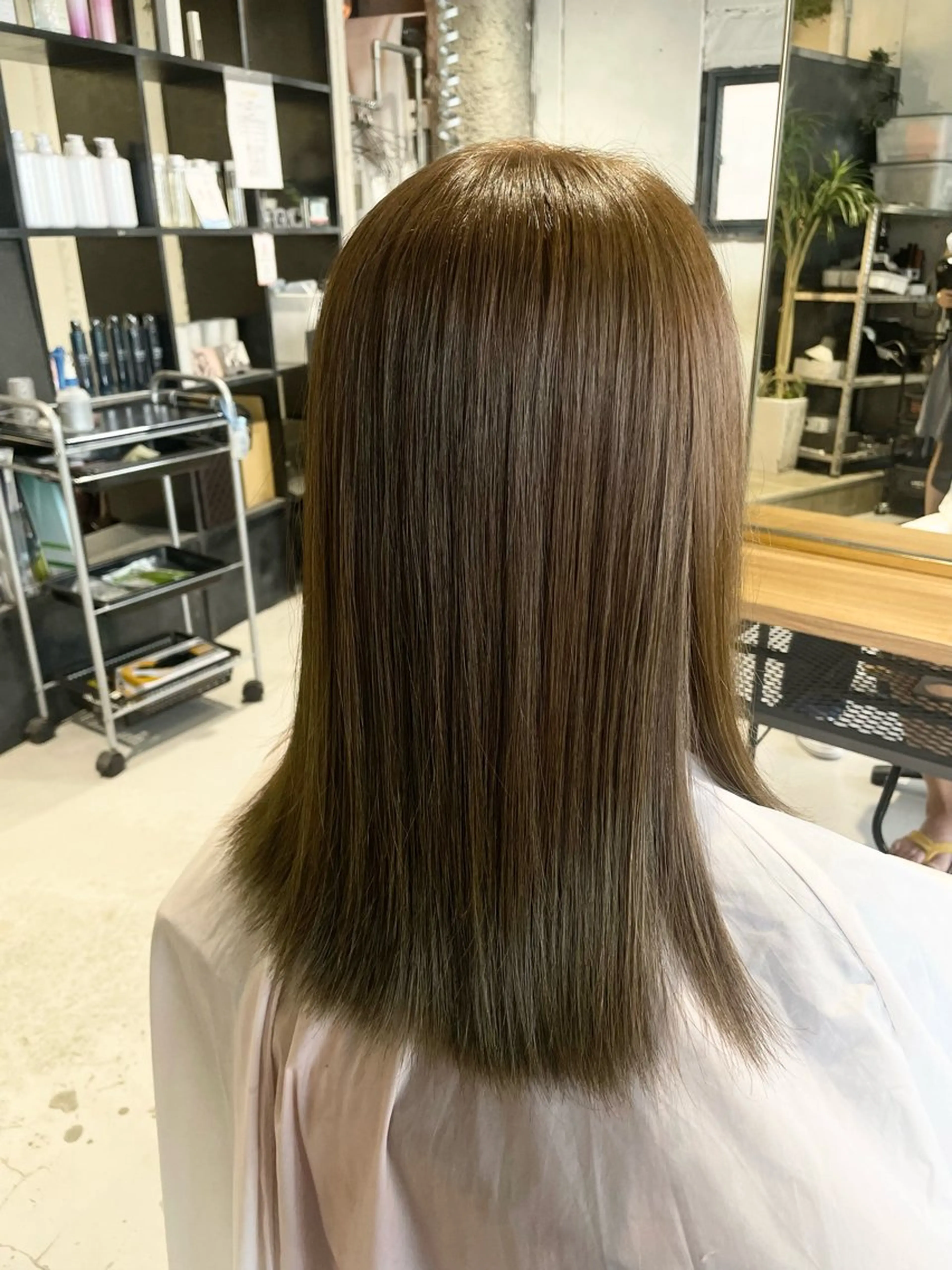 カラー ベージュカラー オリーブベージュ ヘアカラー トリートメント メンズ/ハイトーン 【yoshiki】のヘアスタイル