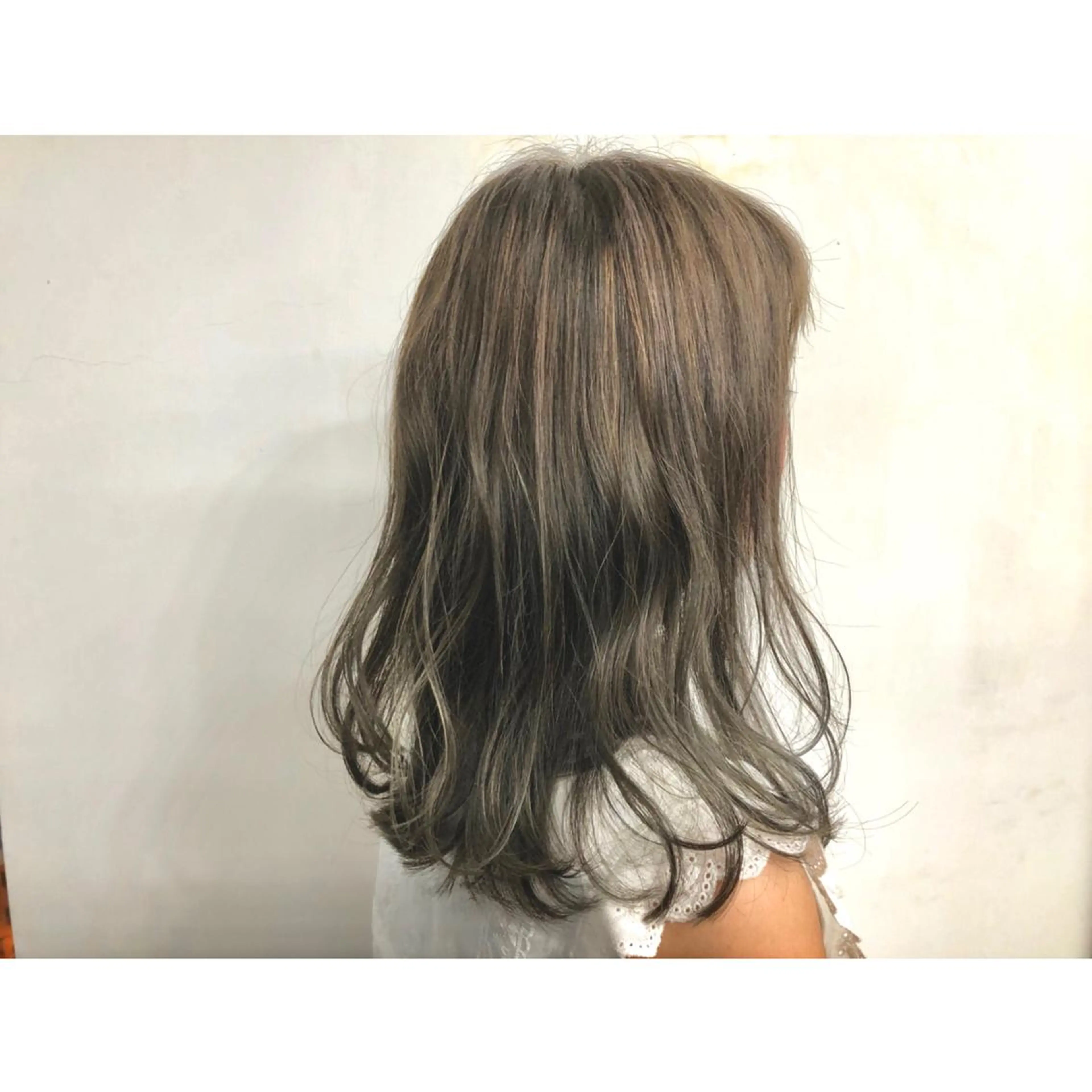 セミロング カラー ツヤ髪 /髪質改善 松岡将太郎のヘアスタイル