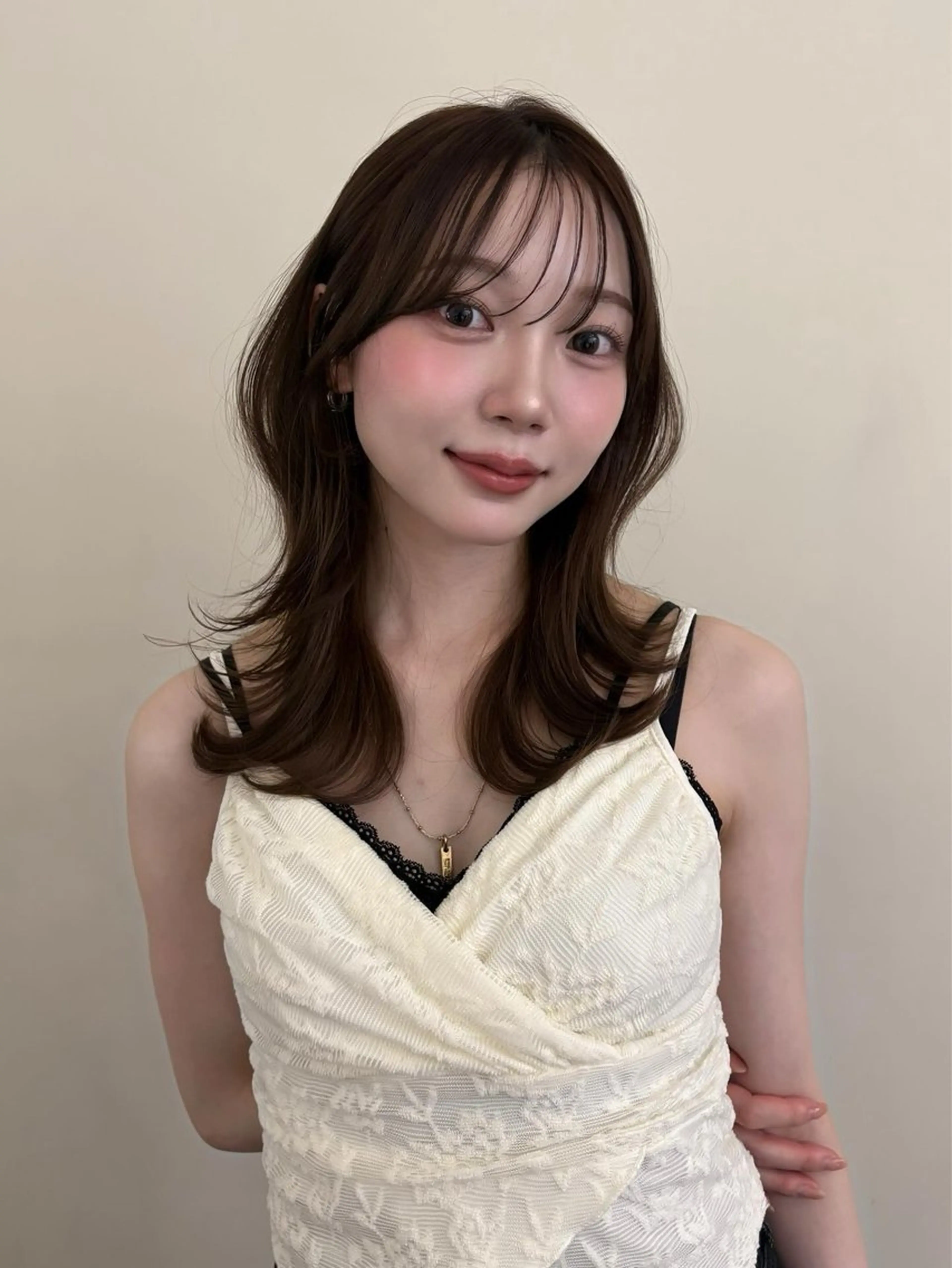 ミディアム カラー 透明感カラー アオイのヘアスタイル