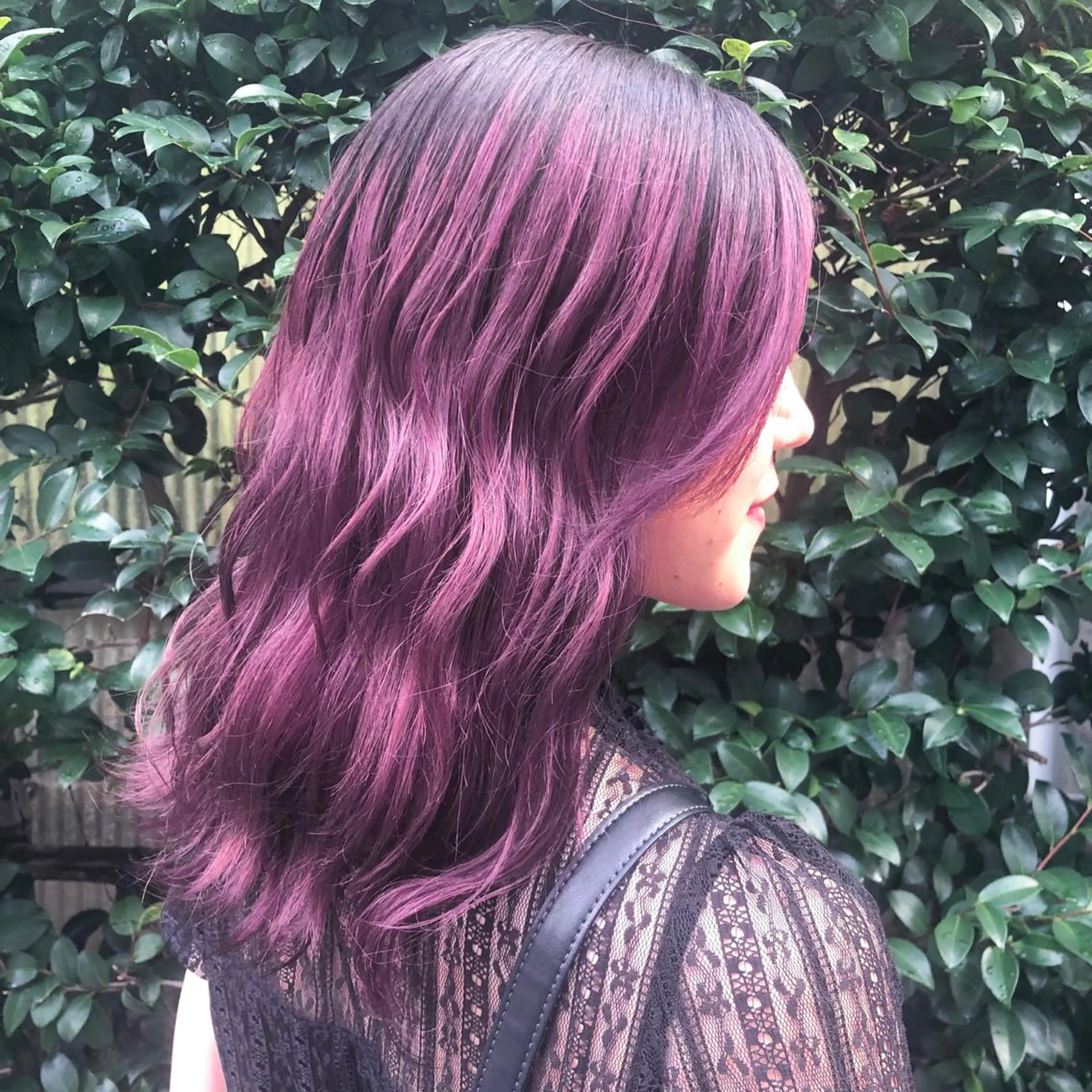 ロング カラー カシス ピンクカラー カット ヘアカラー トリートメント ヘッドスパ ヘアセット レイヤーカット 韓国ヘアayameのヘアスタイル