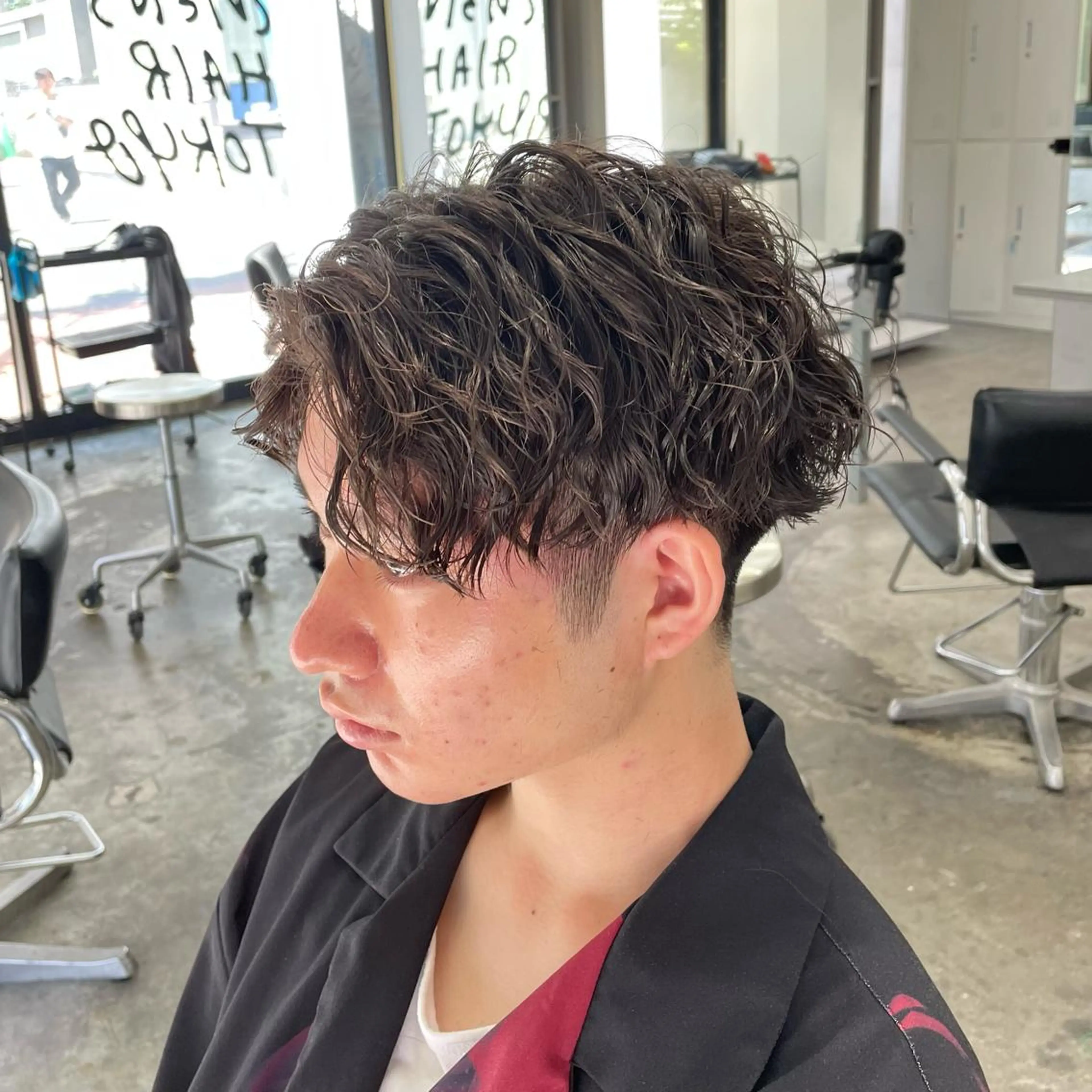 ショート パーマ メンズ センターパート カット パーマ メンズ特化美容師/ 藤戸 椋のヘアスタイル