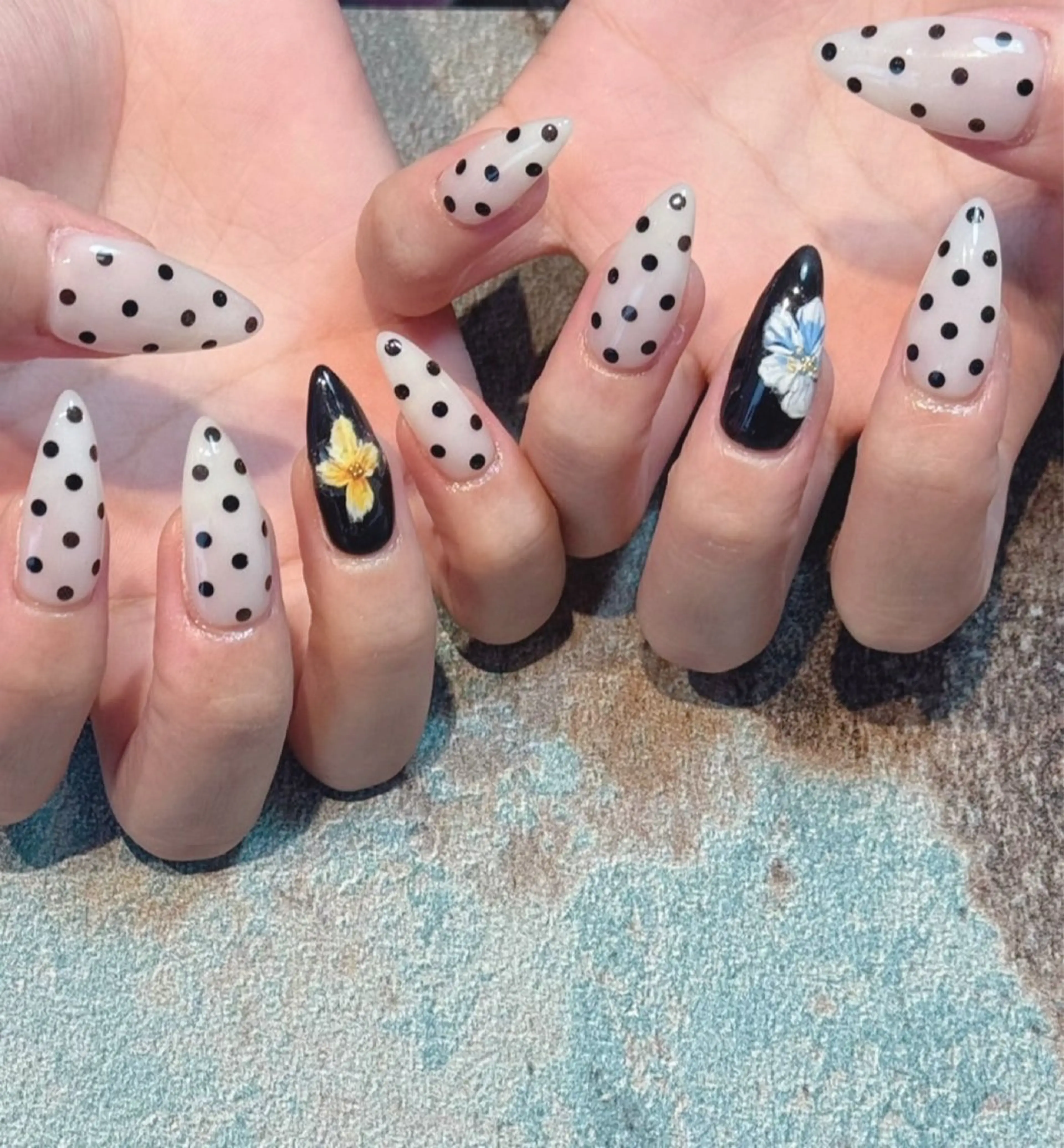 ネイル ドット brodia nails m_riのネイルデザイン