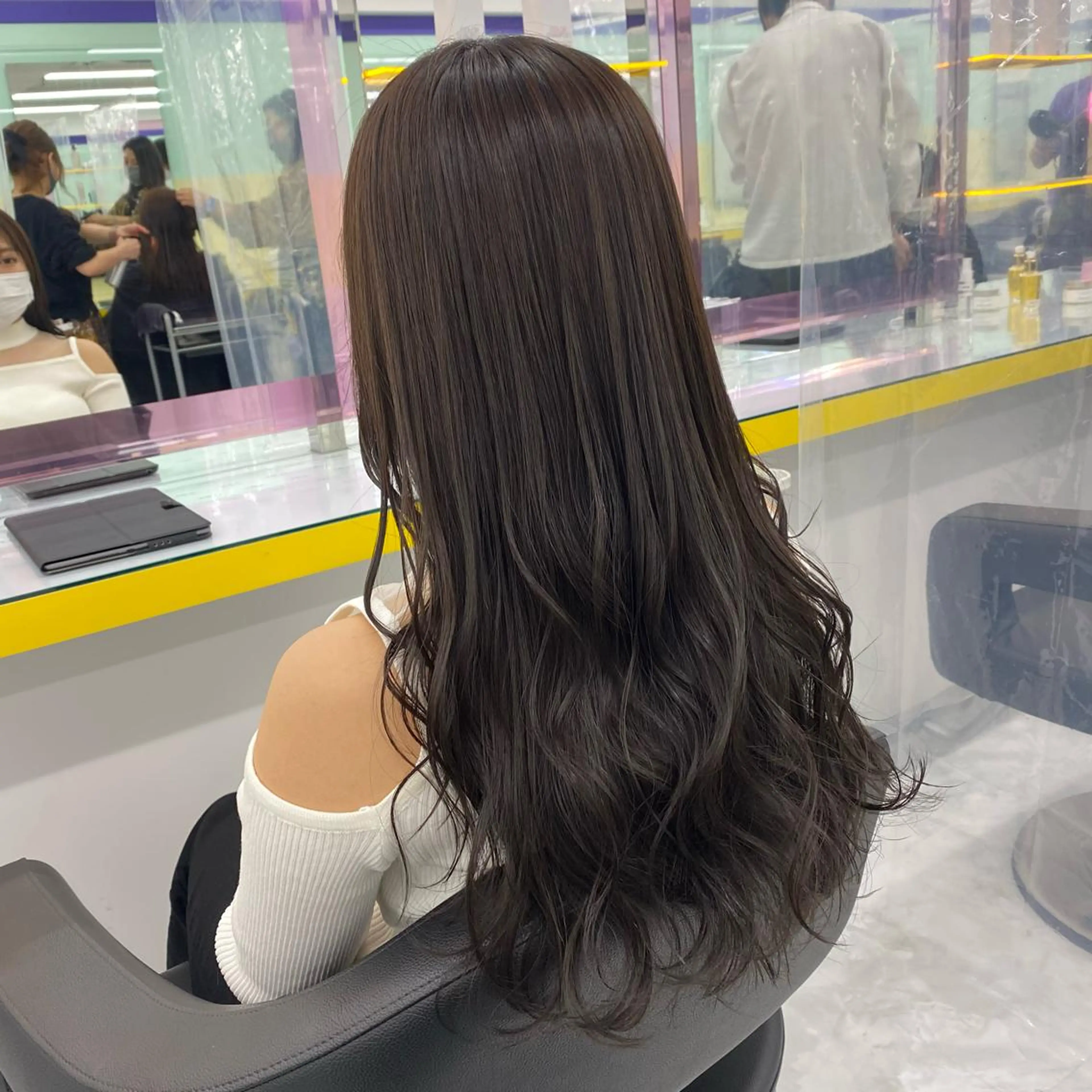 セミロング カラー ヘアアレンジ ヘアカラー トリートメント mai🍑暖色カラー /レイヤー💖のヘアスタイル