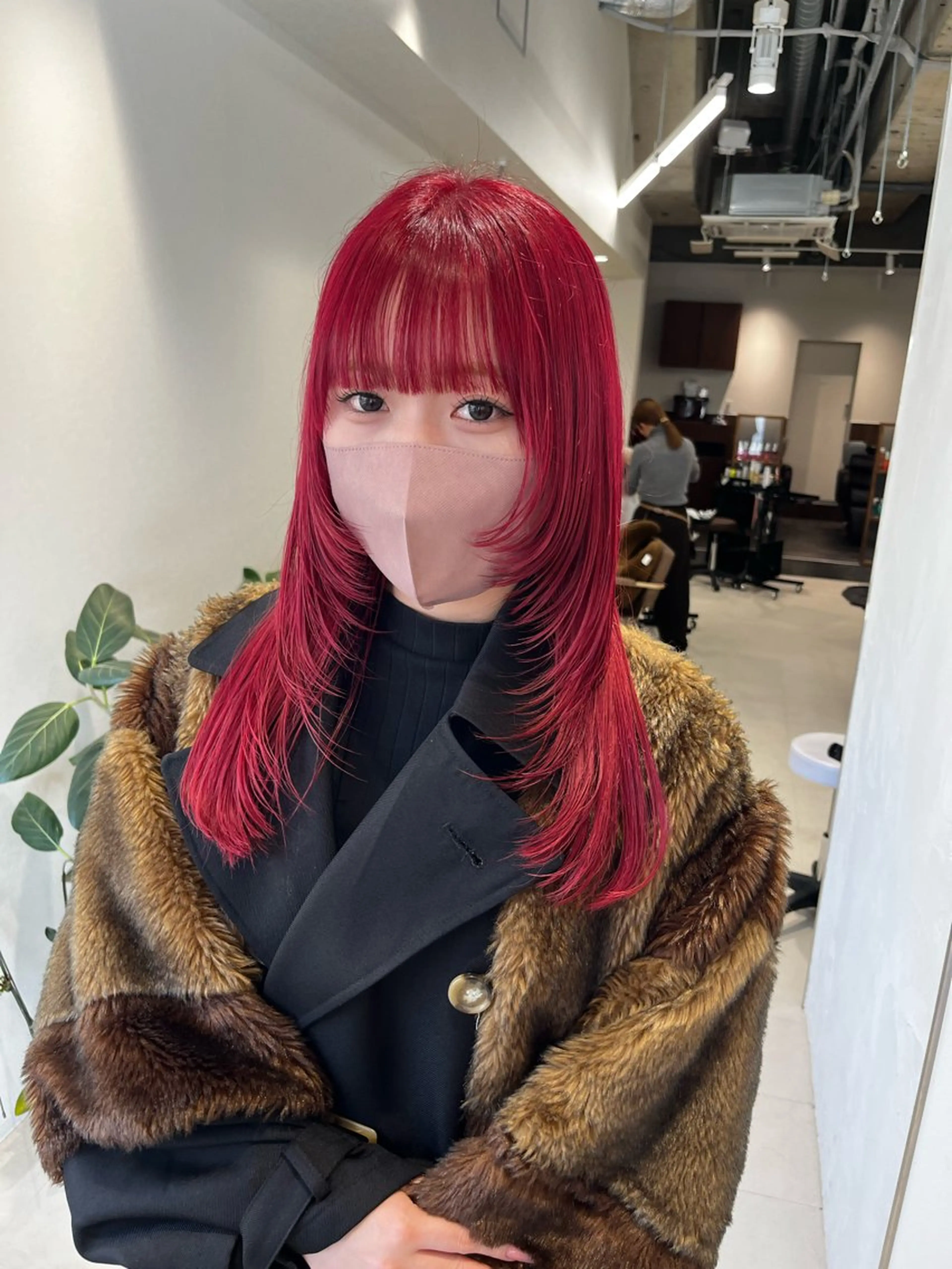 セミロング カラー レッドカラー 顔まわりレイヤー レイヤーカット カット ヘアカラー トリートメント レイヤーカット/ブラ ウンカラー/河野凜のヘアスタイル