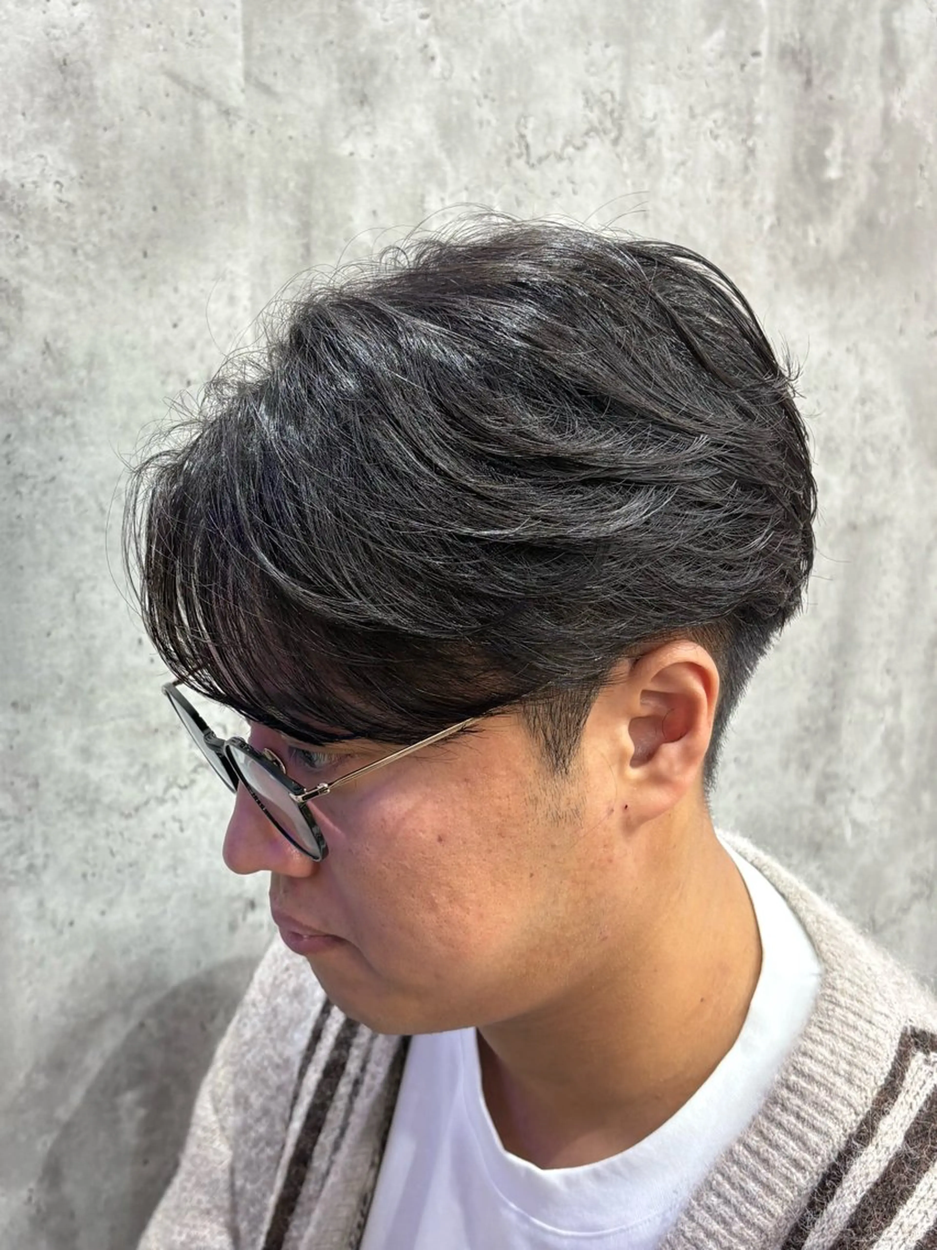 ショート パーマ メンズ カルマパーマ メンズパーマ カット パーマ 韓国メンズヘア/ 毛流れヘア　須田龍世のヘアスタイル