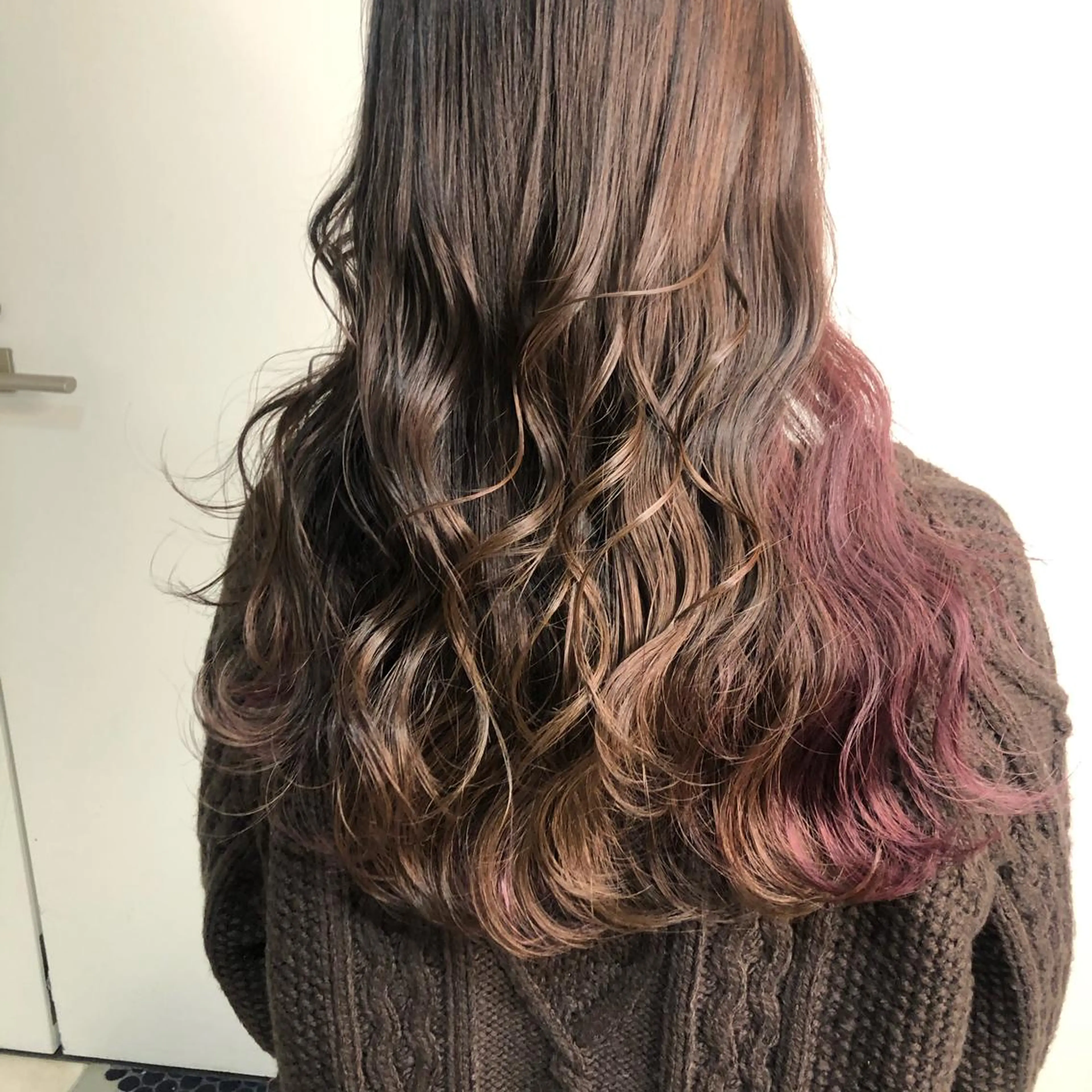 セミロング カラー ヘアアレンジ マツエク・マツパ ピンクカラー カラーマツエク ヘアカラー トリートメント Noah's　Ark所属・透明感カラー🫧ヘア セット🫧松本菜月の眉毛・アイブロウイメージ