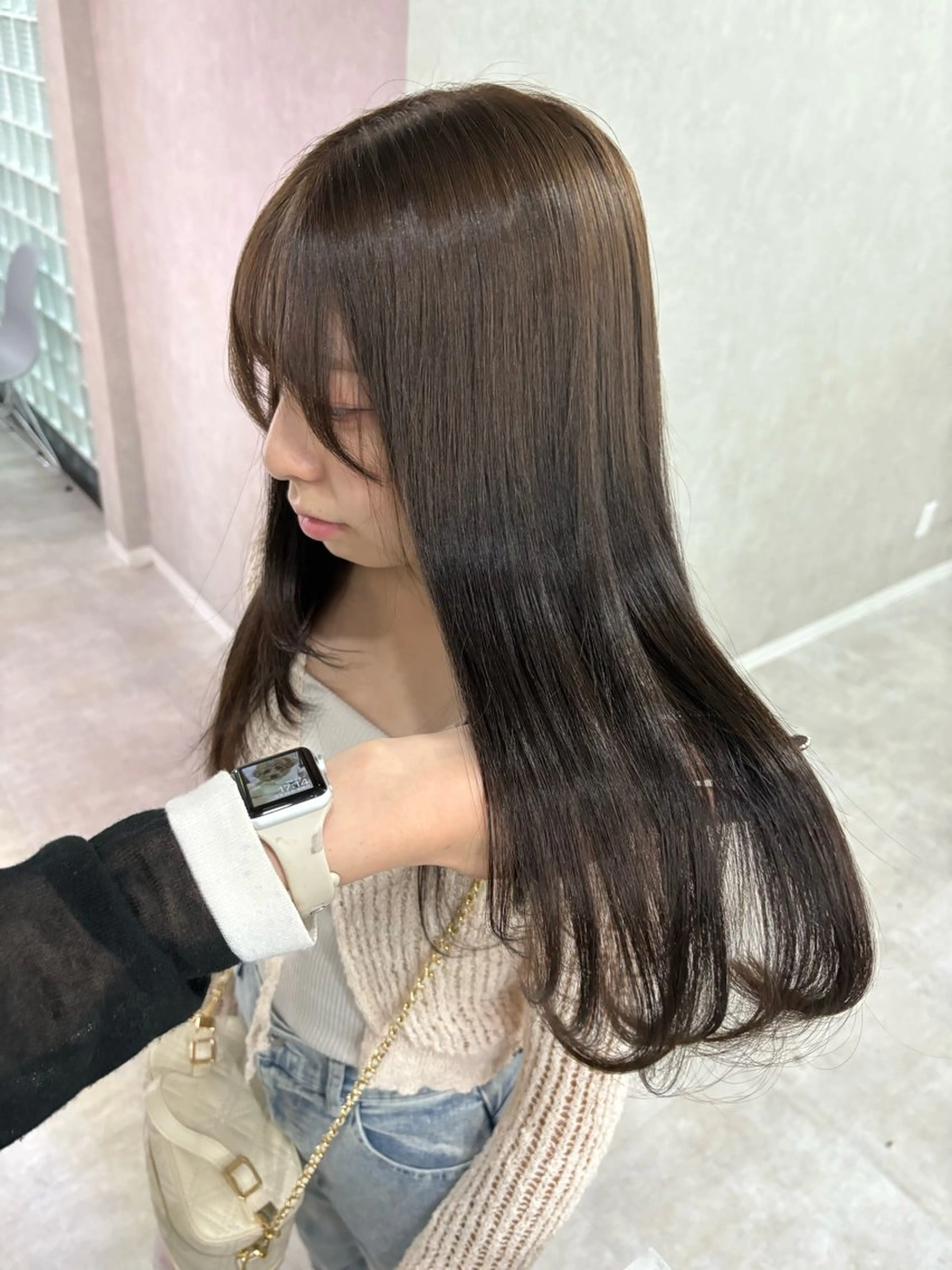 ロング カラー ブラウンカラー くすみブラウン カット ヘアカラー 盛れる顔まわり✨🎀 レイヤー別所好葉のヘアスタイル