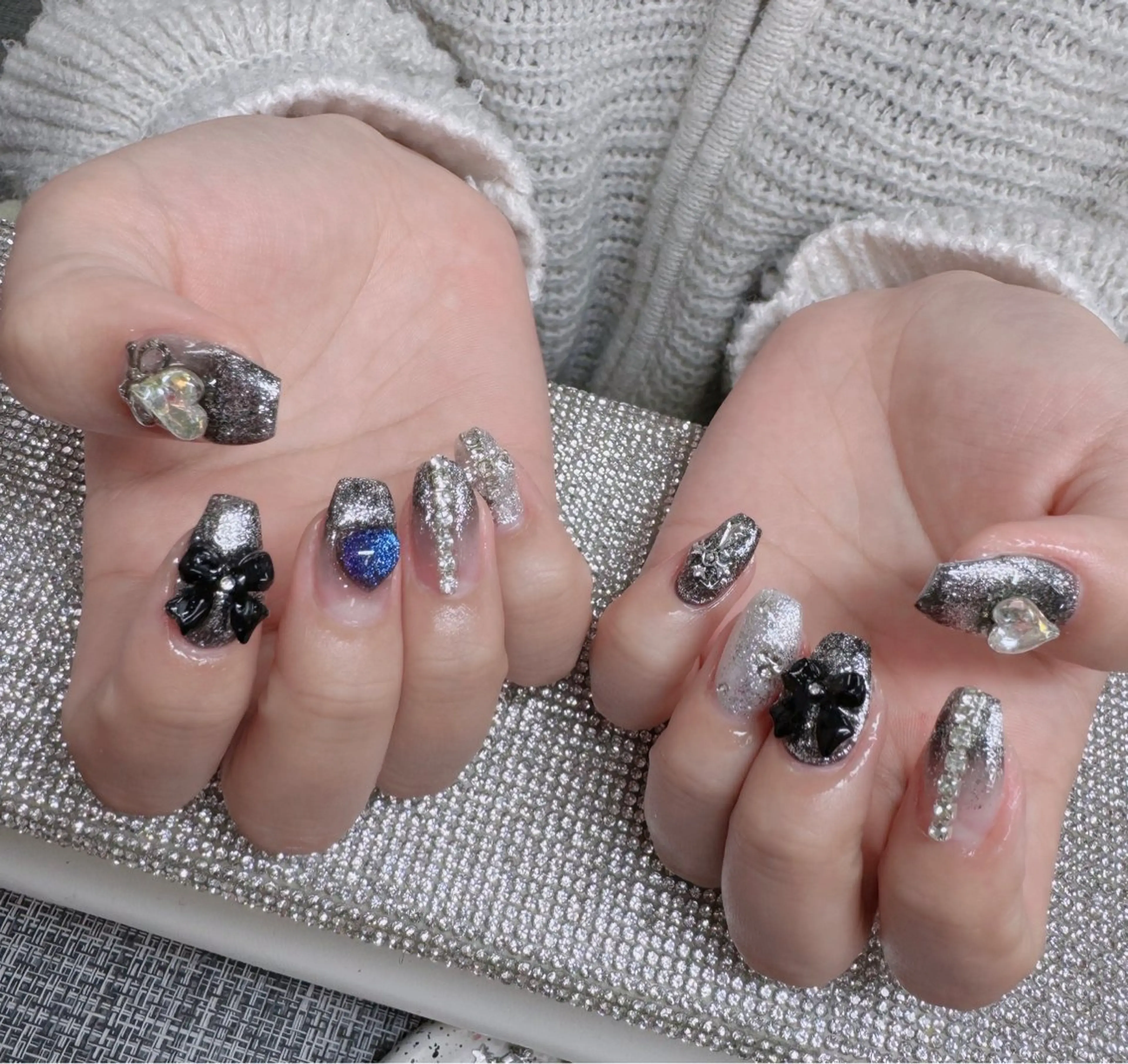 ネイル オーロラネイル フレンチネイル ジェルネイル ハロウィン キラキラネイル H.baby Nail Salonのネイルデザイン
