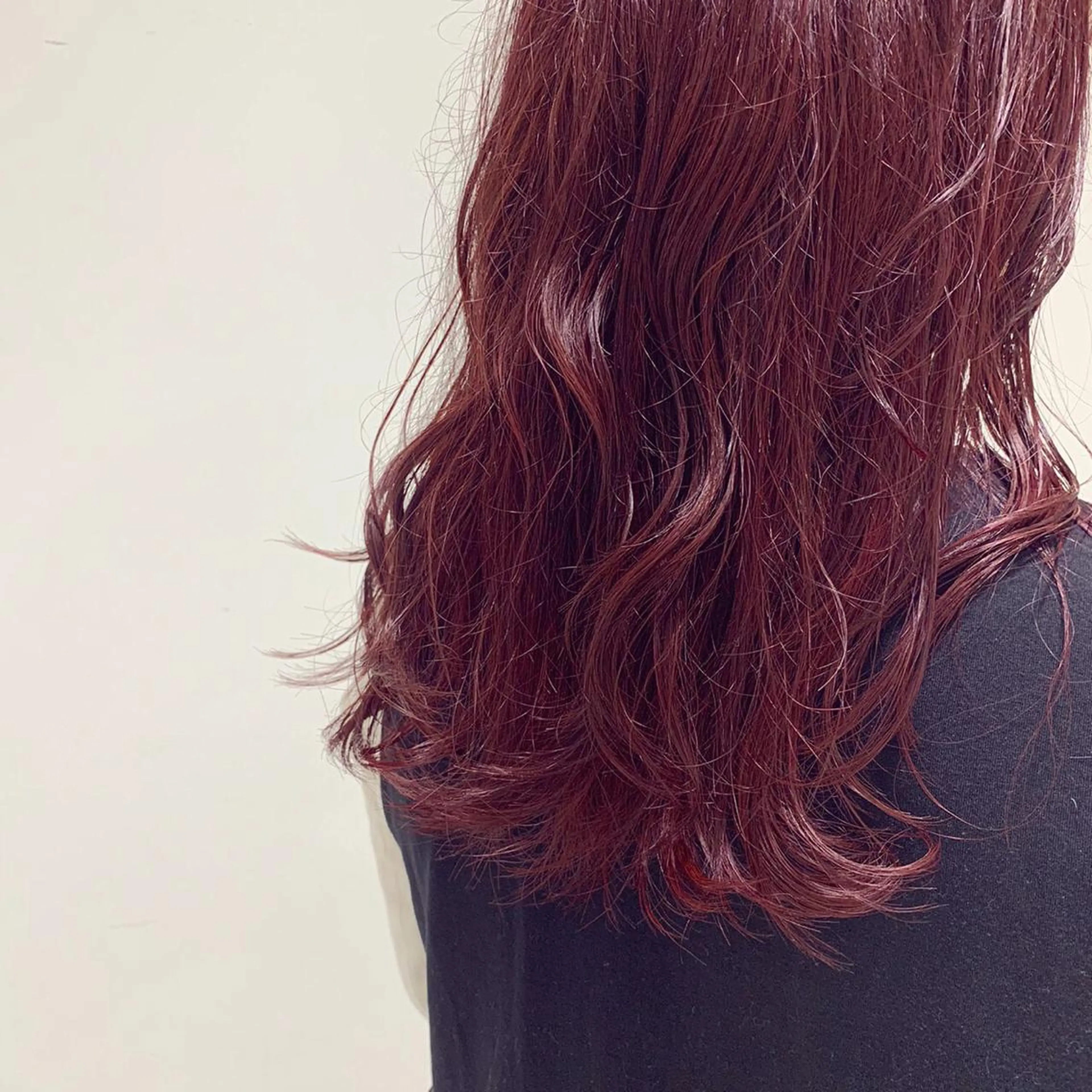 カラー 岡田まみ🍒🤍 透明感カラーのヘアスタイル