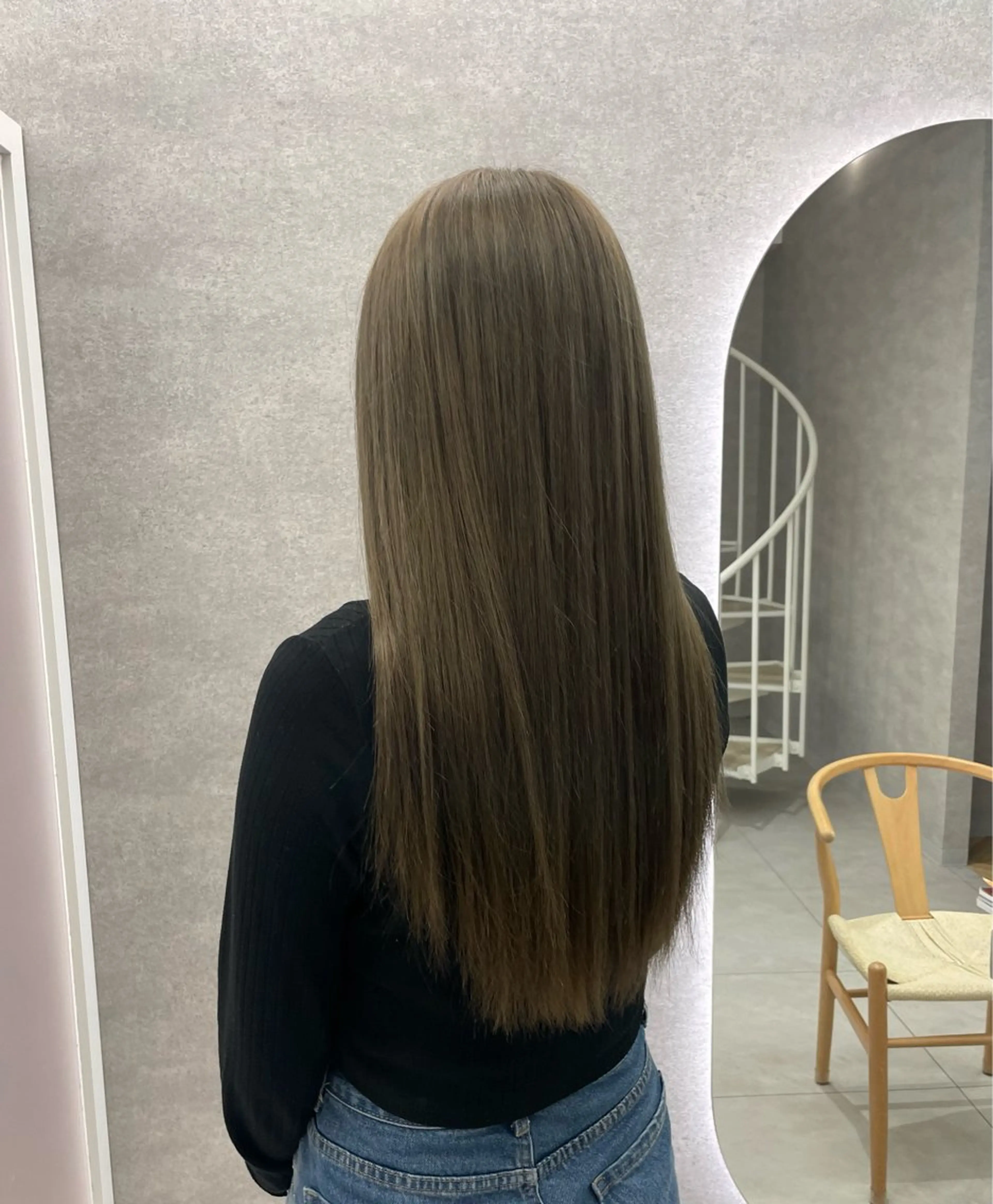 ロング カラー ベージュカラー 透明感カラー オリーブベージュ ヘアカラー トリートメント 愛華 【geep】のヘアスタイル