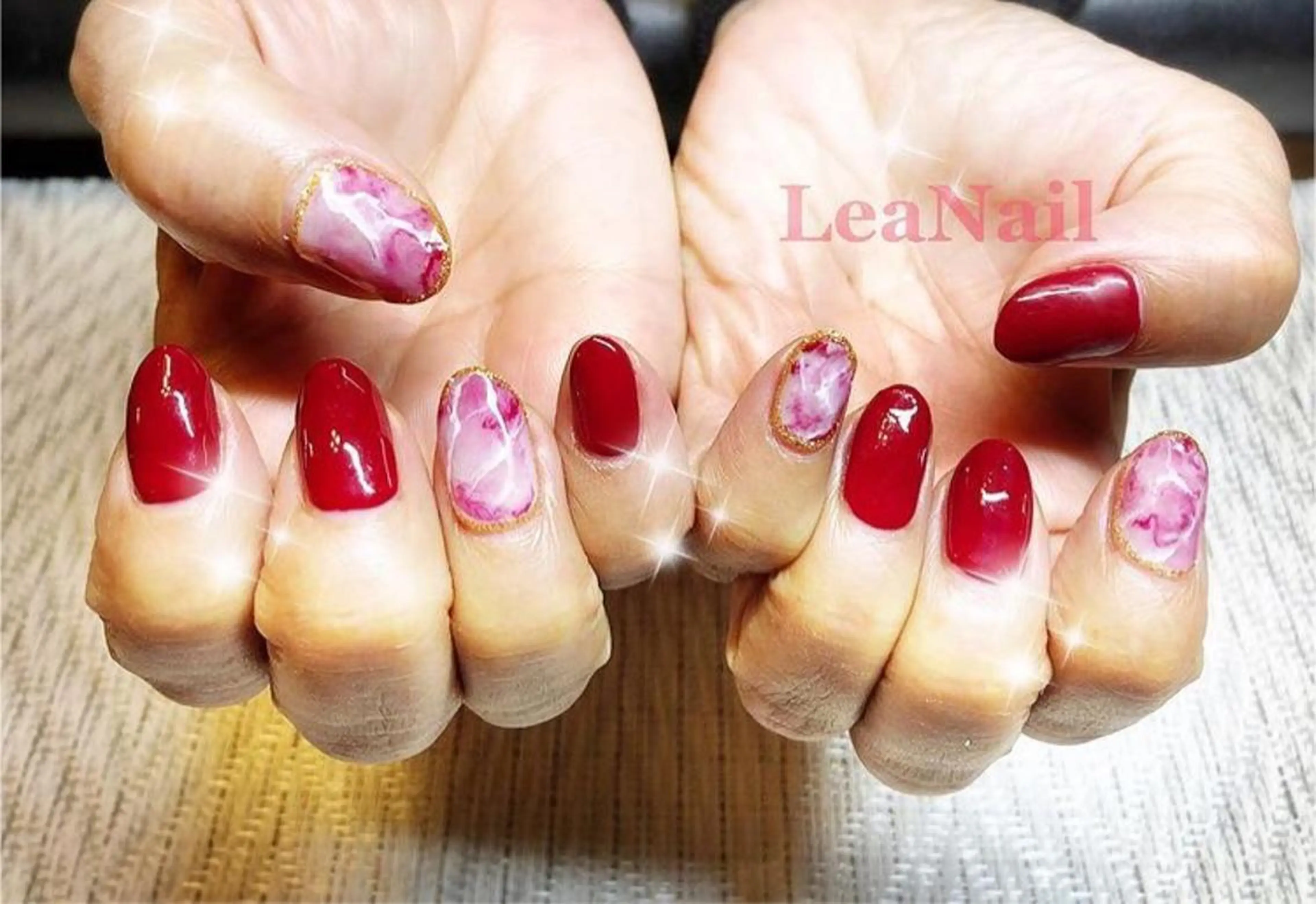 ネイル 大理石ネイル(マーブル) 赤色 Lea Nailのネイルデザイン