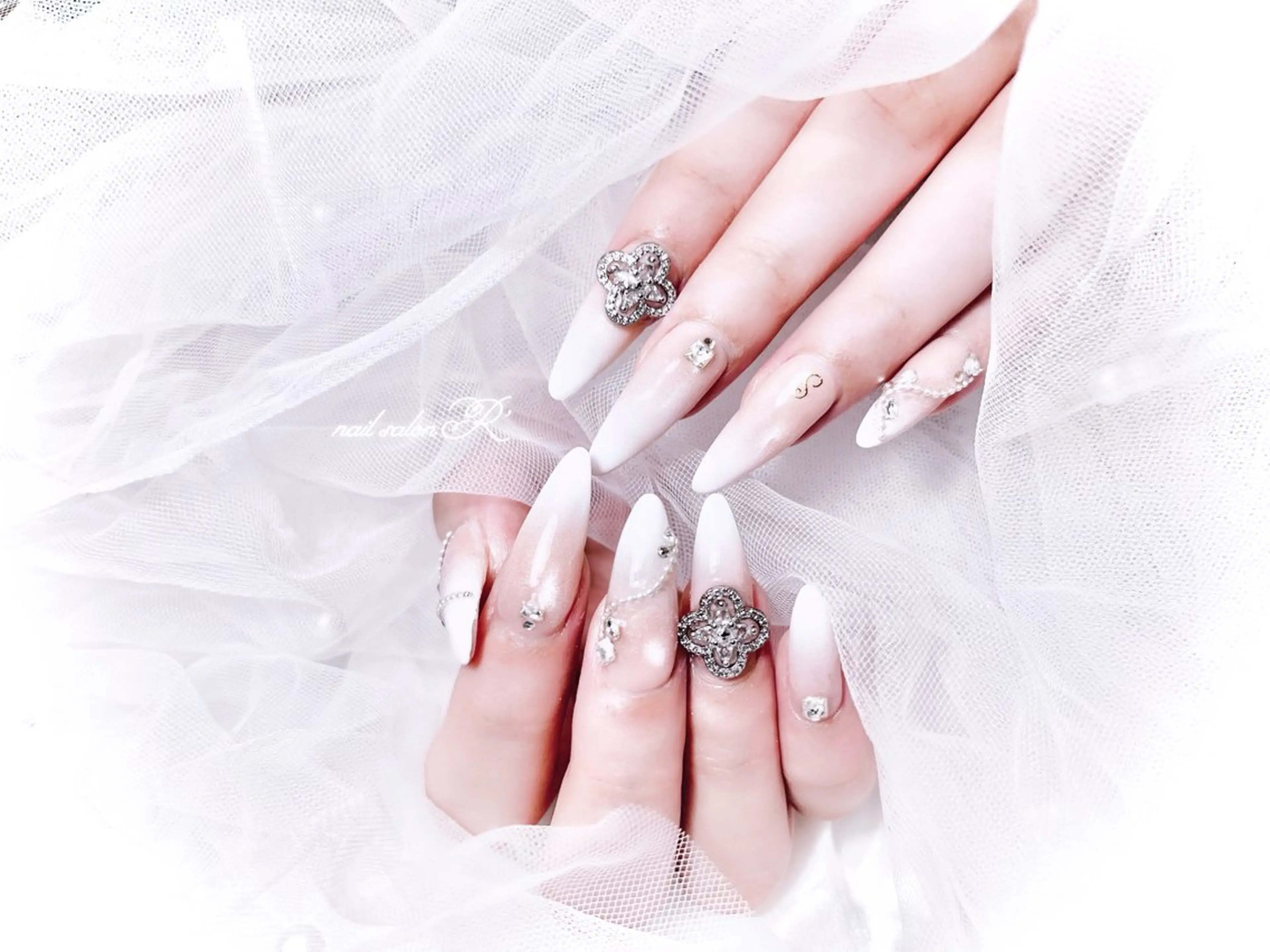 ネイル nailsalon R’のネイルデザイン