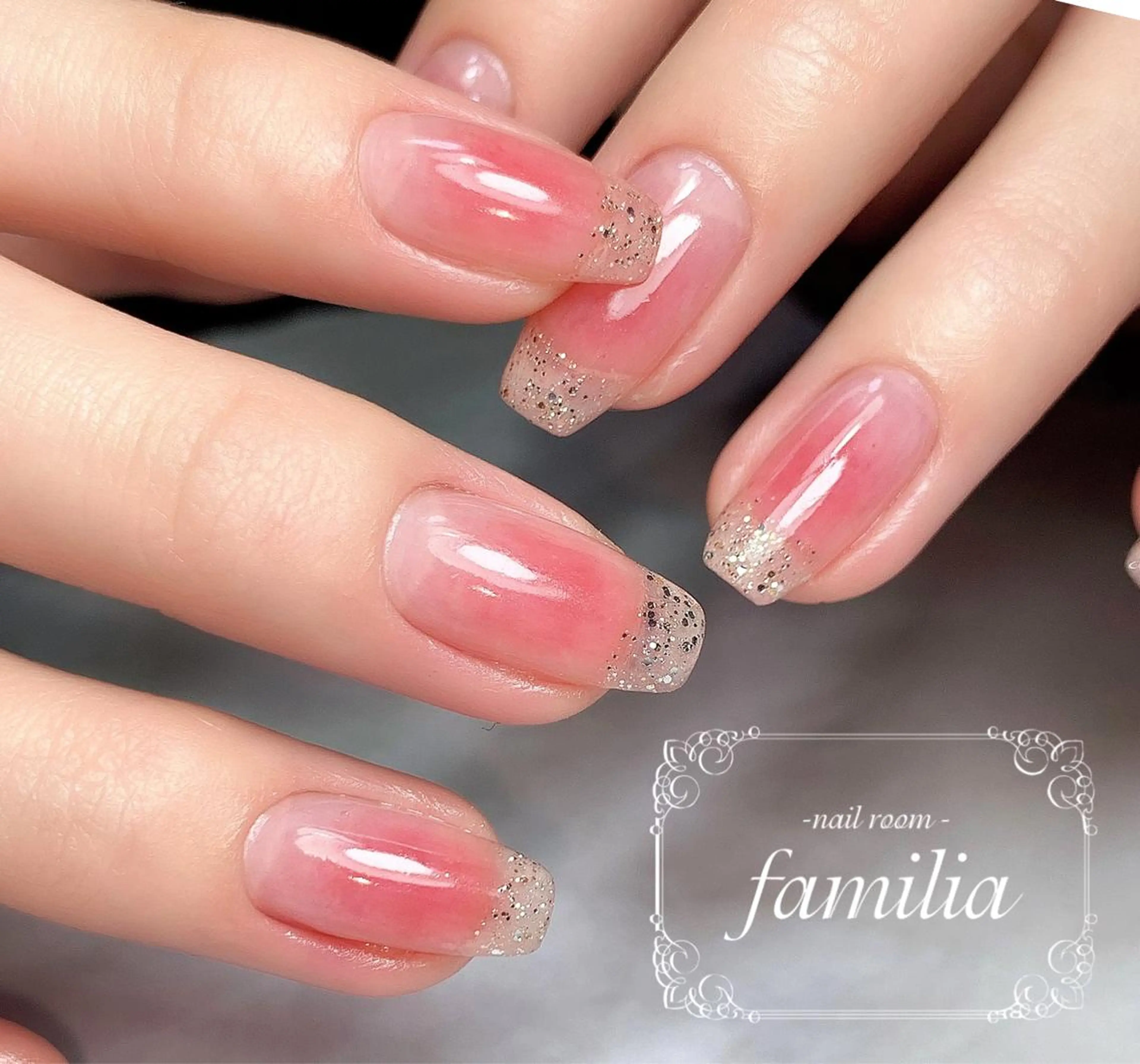 ネイル チークネイル ラメ(グリッター) ハンドネイル -nailroom- familiaのネイルデザイン