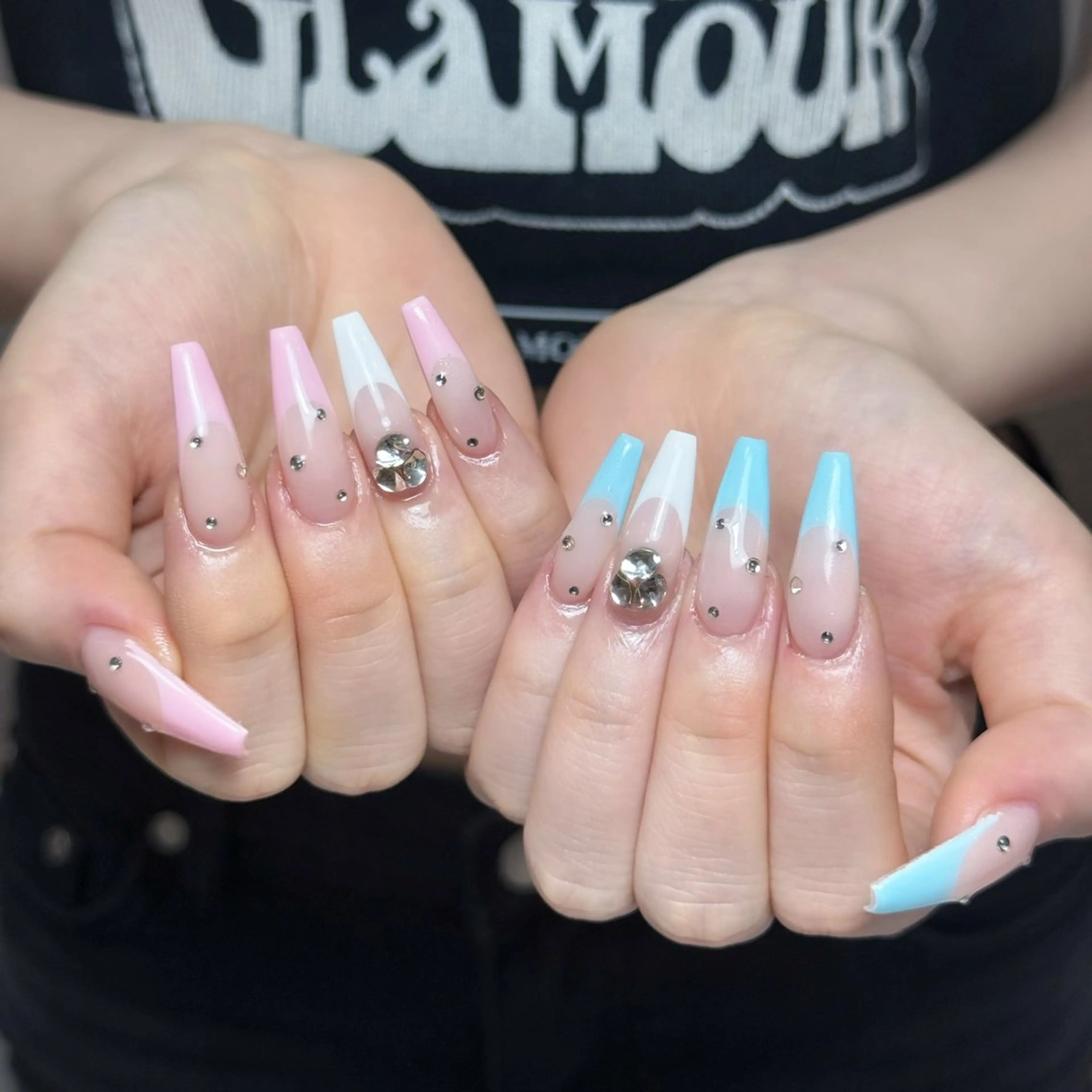 ネイル チークネイル ドット フレンチネイル グラデーション ハート ハンドネイル Julli NailStudioのネイルデザイン