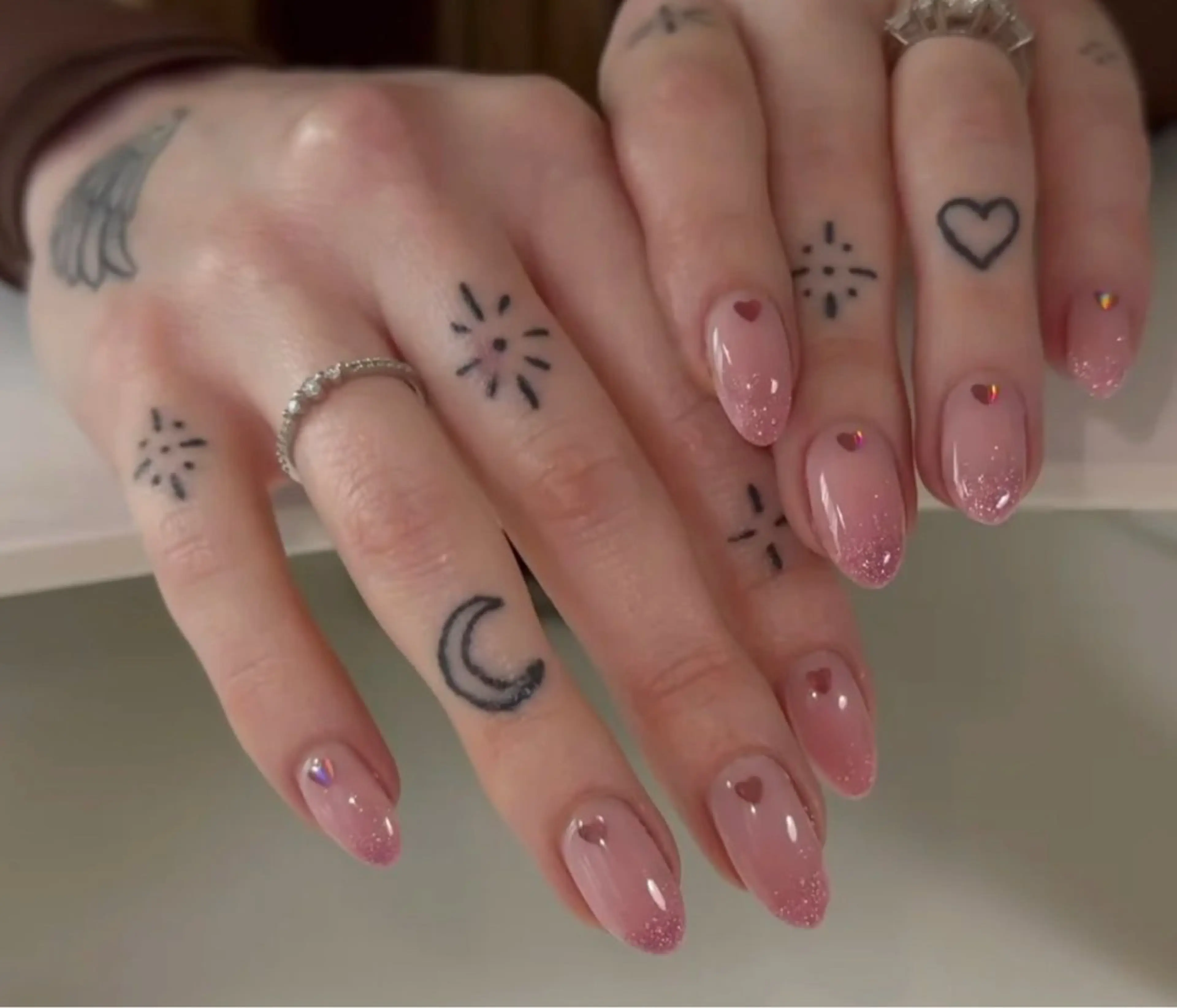 ネイル アートネイル オーロラネイル チークネイル フレンチネイル ガラスフレンチ ハンドネイル 🎀🎀YooLi Nail Salonのネイルデザイン