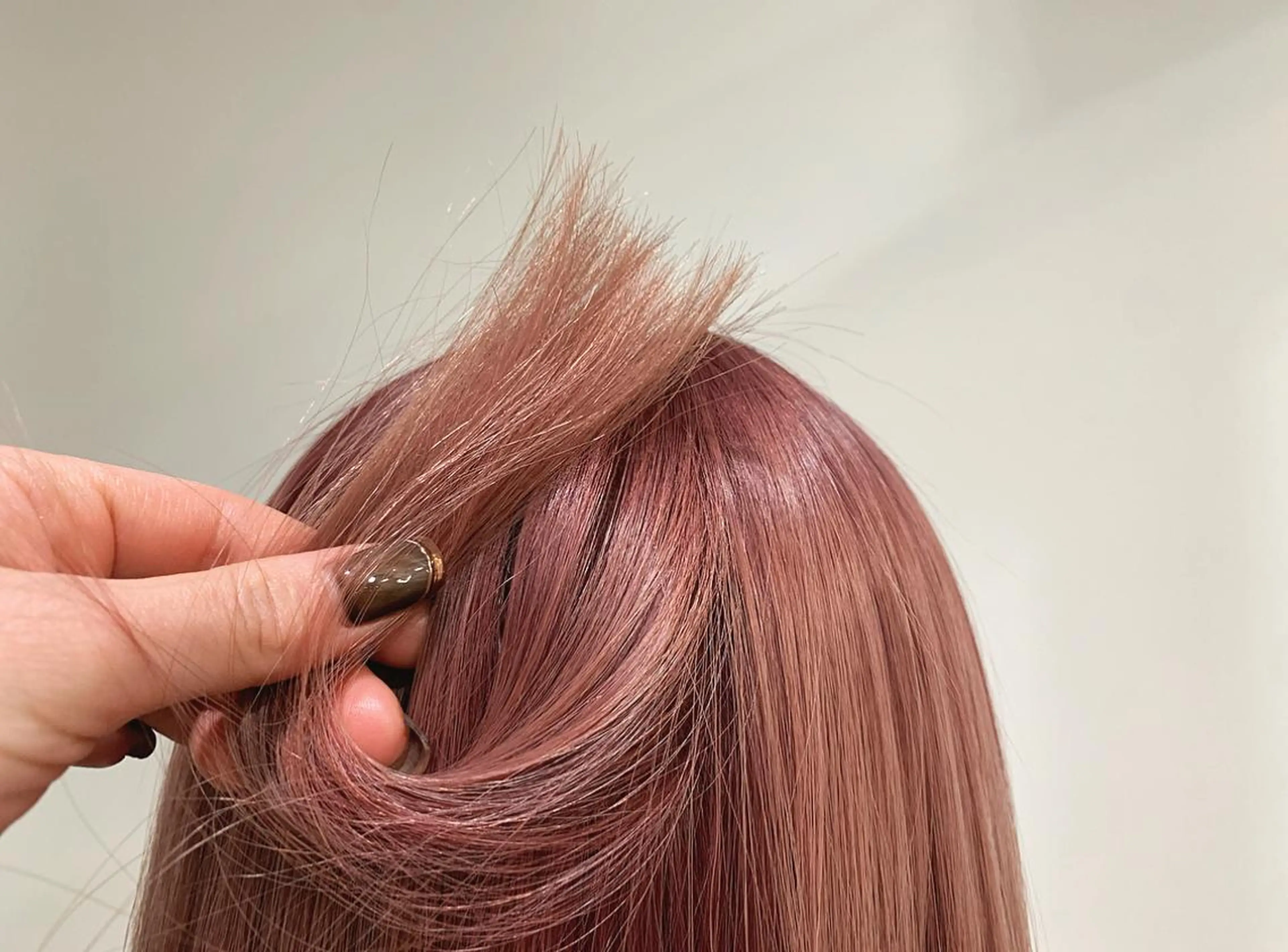 セミロング カラー ピンクカラー ヘアカラー トリートメント あべ ゆうかのヘアスタイル