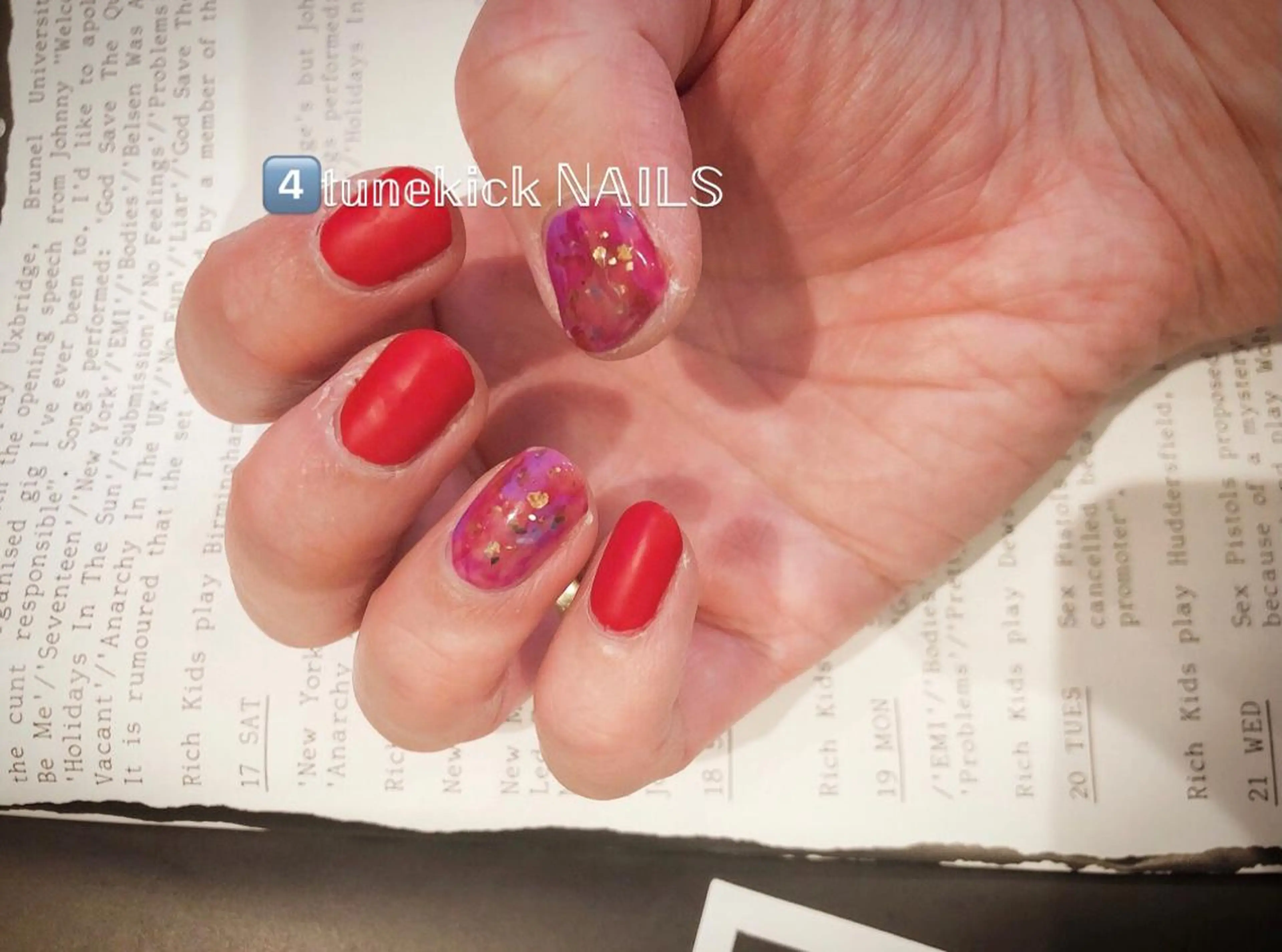 ネイル マットネイル 赤色 星野 淳子のネイルデザイン