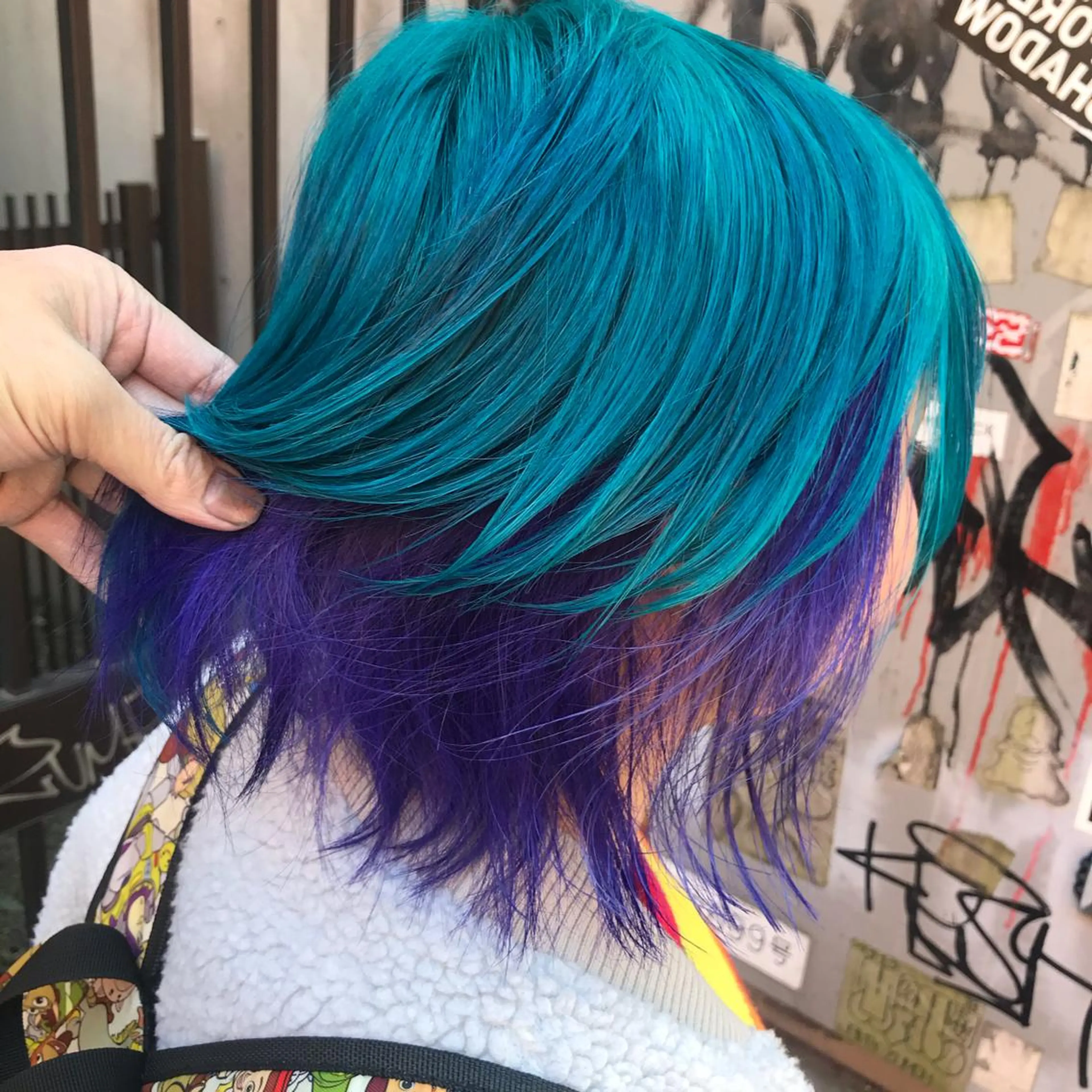 ショート カラー パープルカラー ホワイト&レイヤーカ ットエクステ長畠俊輔のヘアスタイル