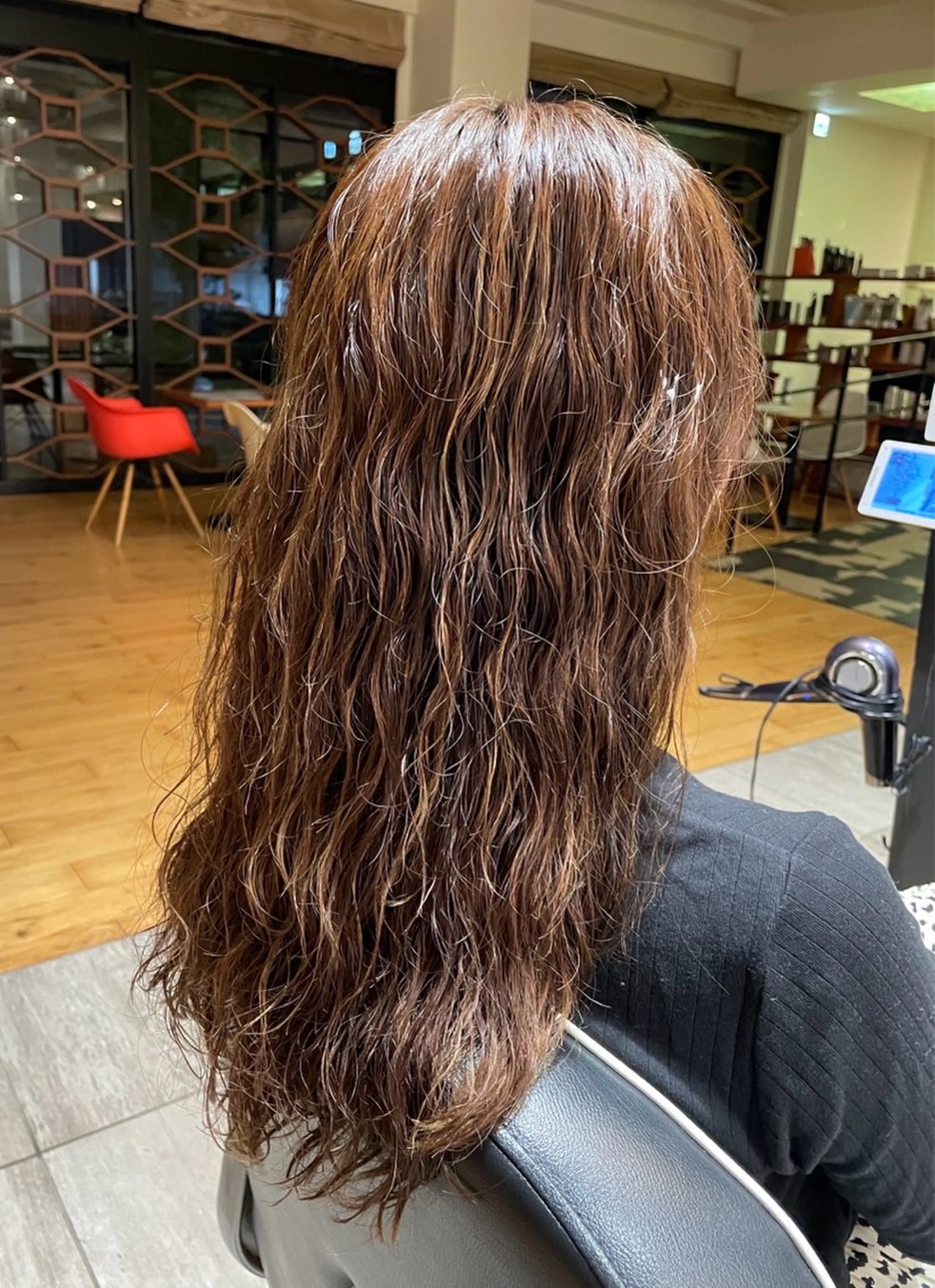 ロング 西出 Nishideのヘアスタイル