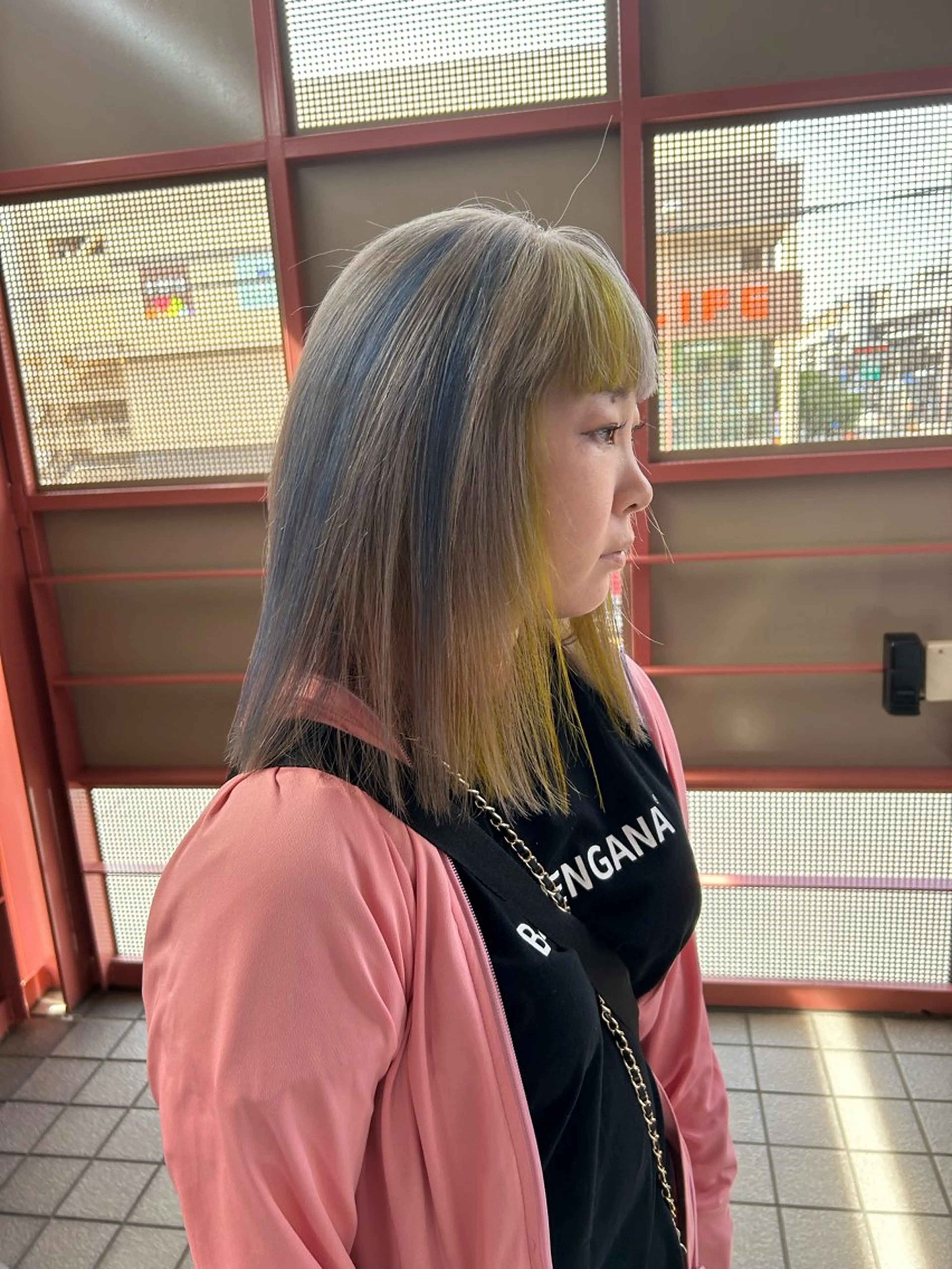 カラー シオカワ ケンショウのヘアスタイル