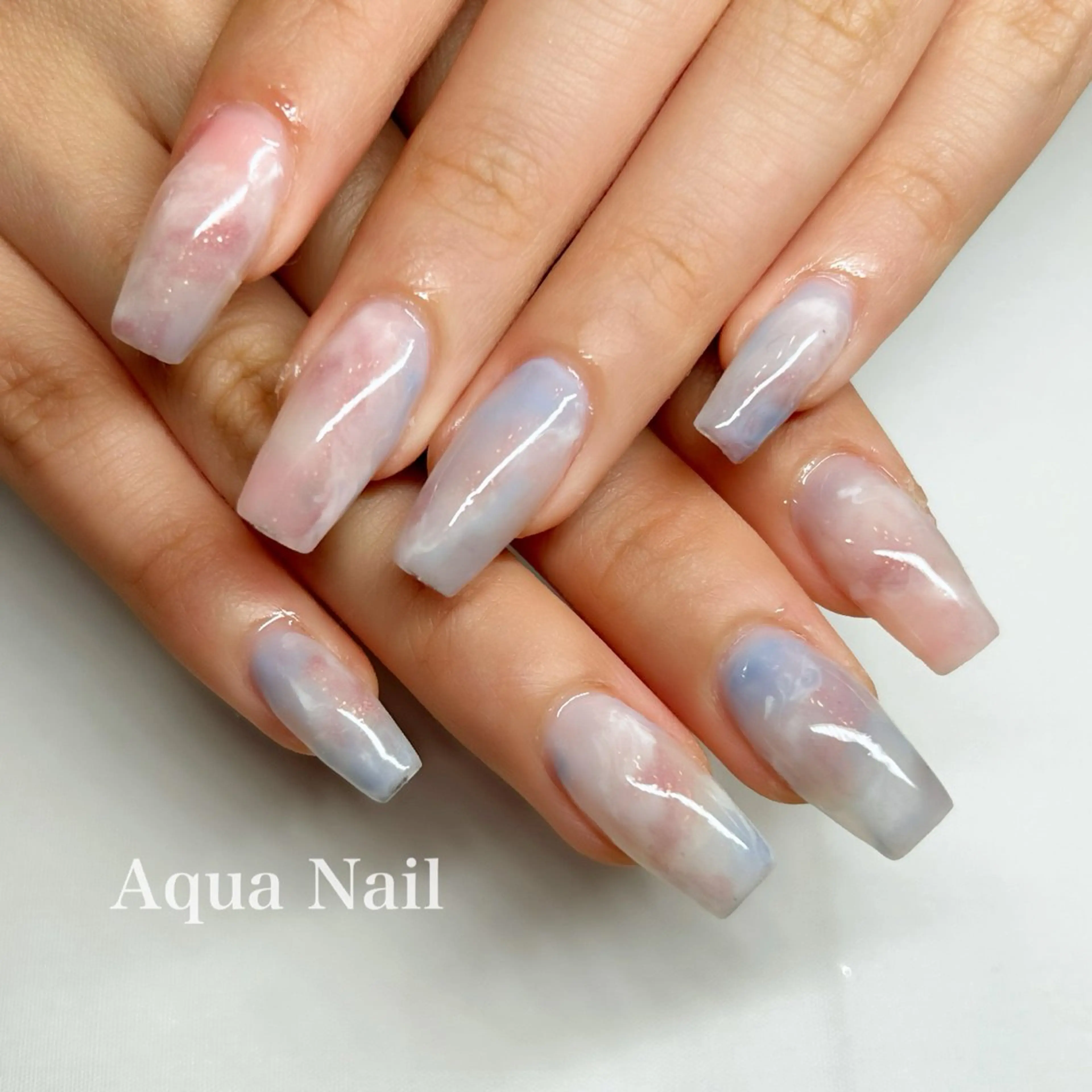 ネイル アートネイル 氷ネイル・うるうるネイル 韓国ネイル ニュアンスネイル シルバー ハンドネイル AQUA NAILのネイルデザイン