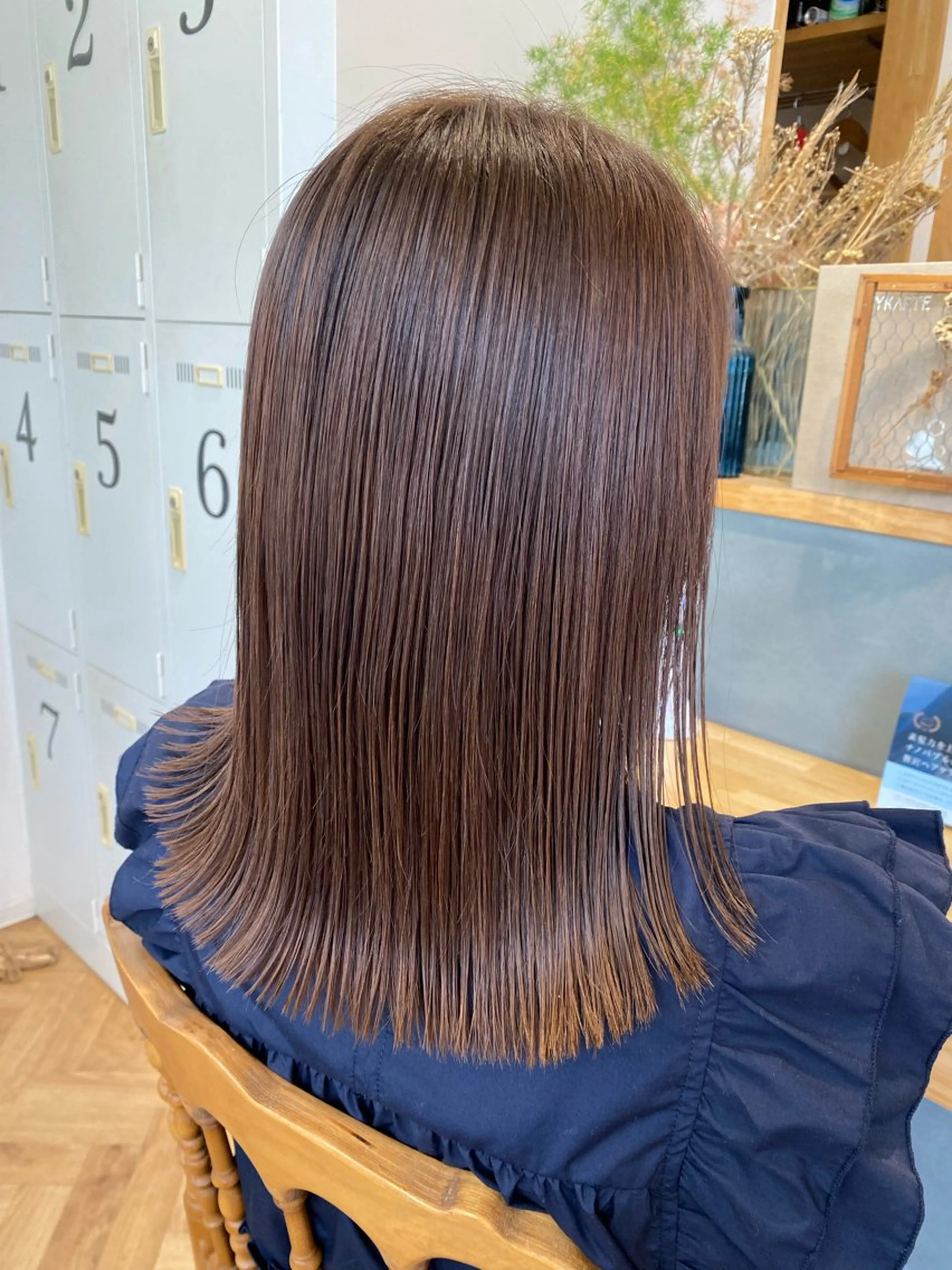 ミディアム ラベンダーベージュ カット ヘアカラー トリートメント merc.🪸🫧 土居春菜のヘアスタイル