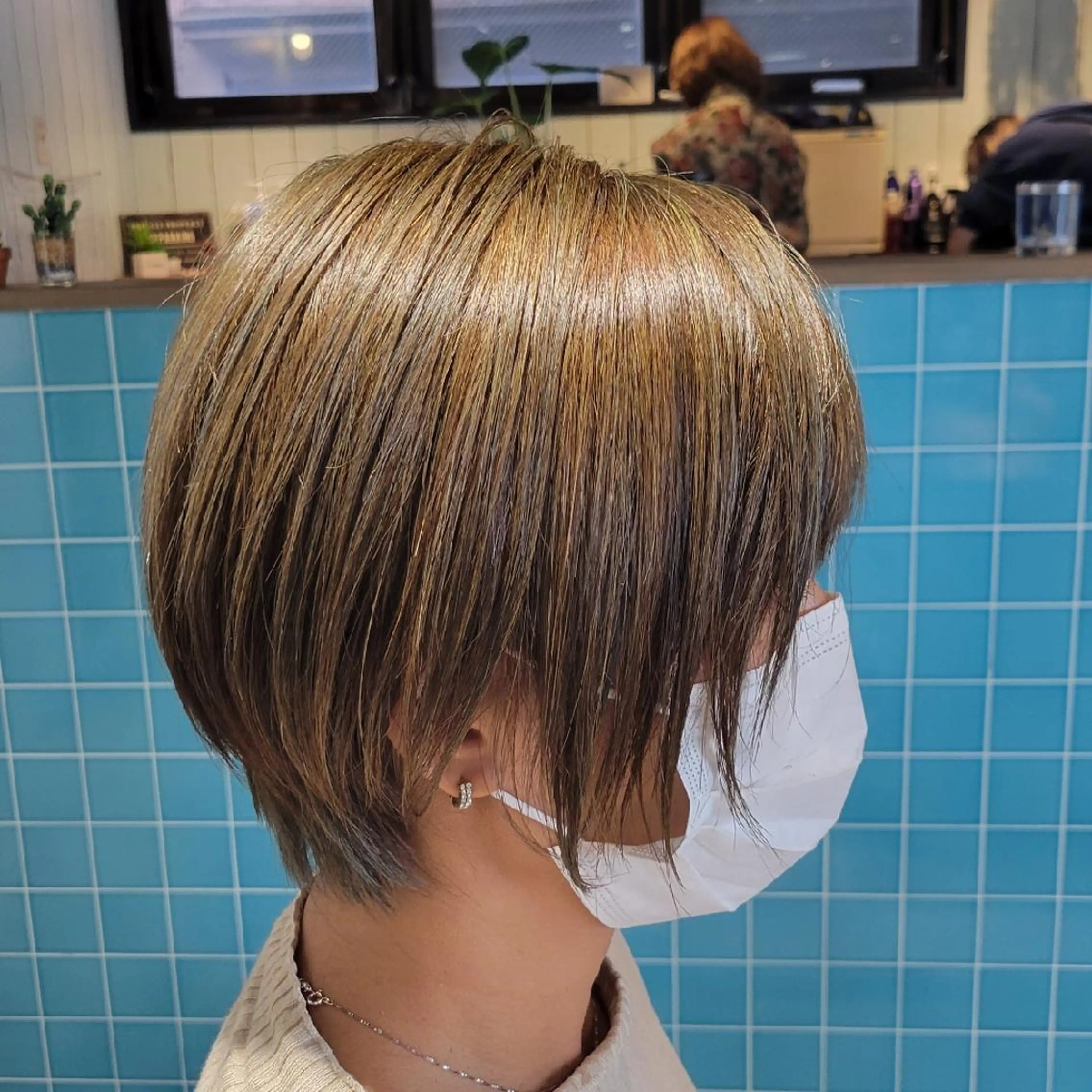 ショート alushe 岡 陽子のヘアスタイル