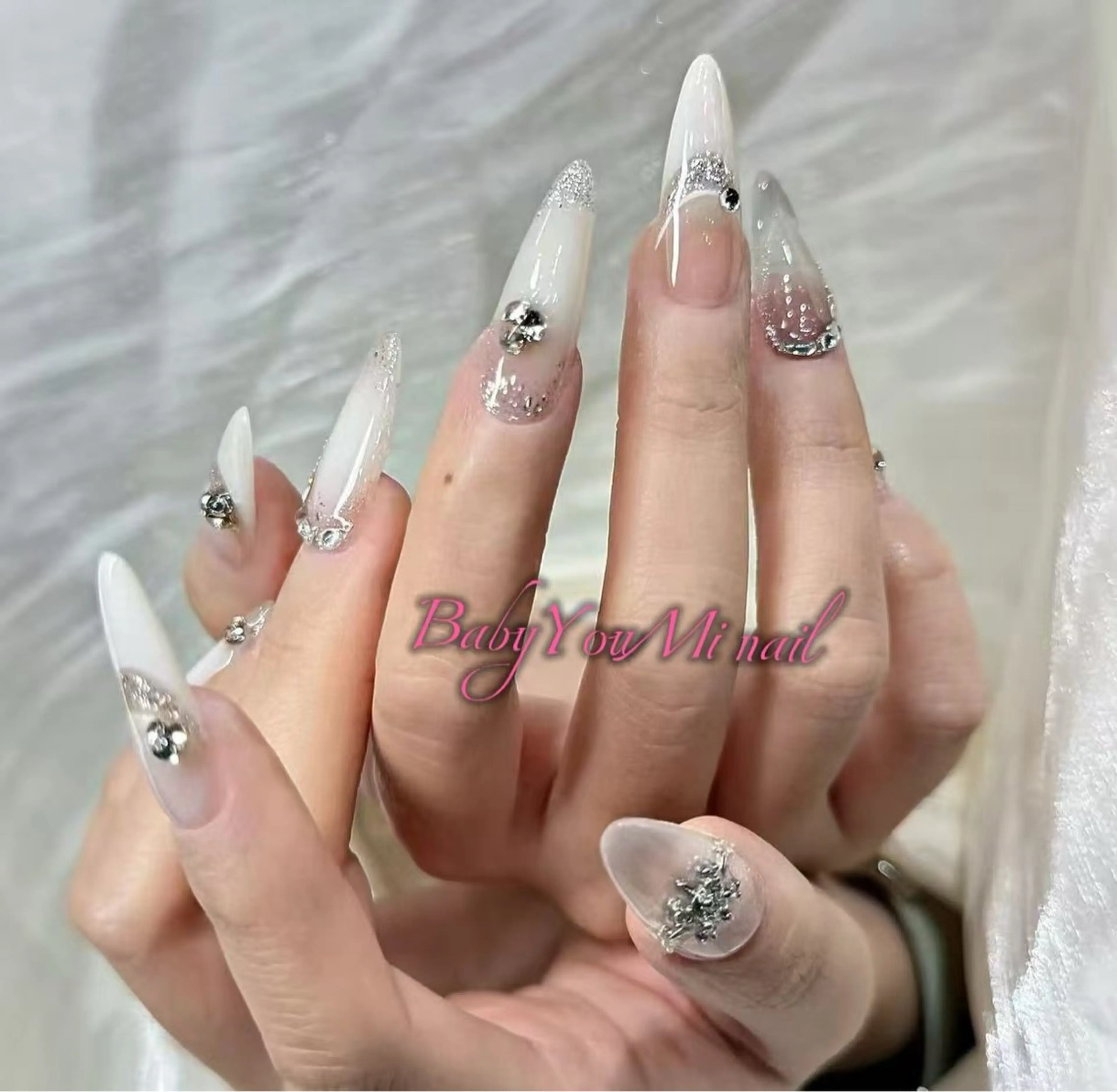 ネイル オーロラネイル フラワーネイル フットネイル フレンチネイル ジェルネイル ハンドネイル 相沢 さやかのネイルデザイン