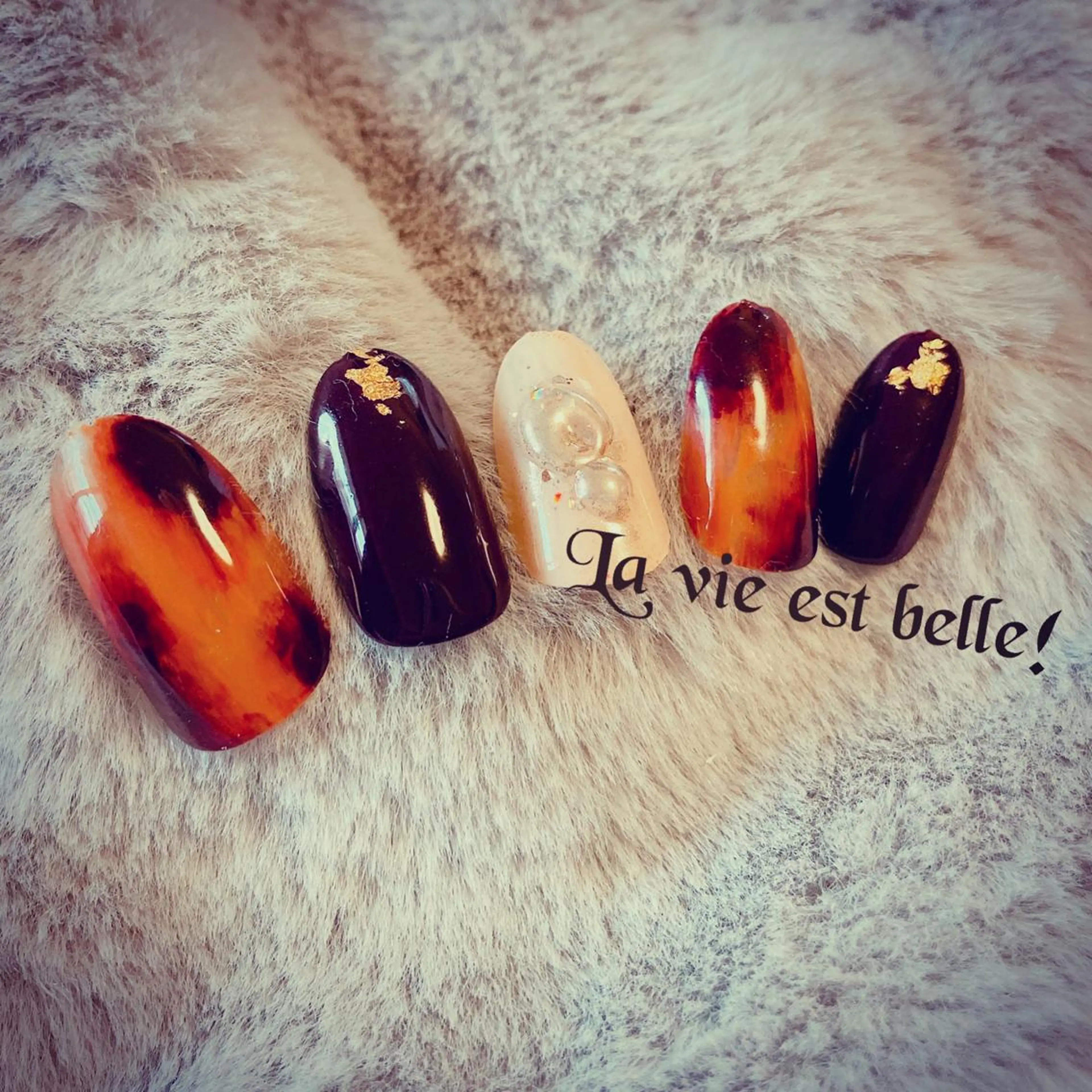 ネイル べっ甲ネイル アトリエ ラヴィエベルのネイルデザイン