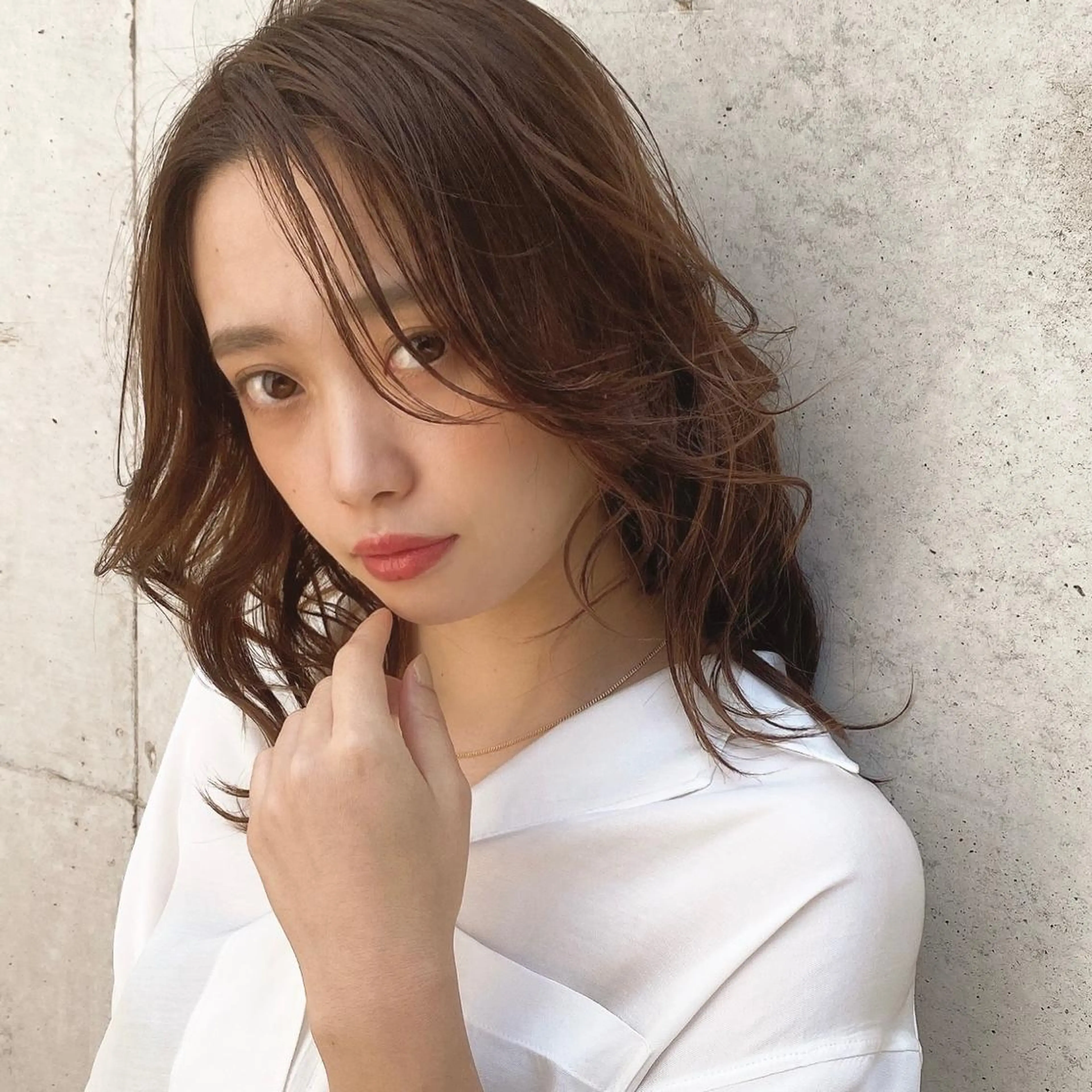ミディアム カラー モテ前髪 タゴメ シンヤのヘアスタイル