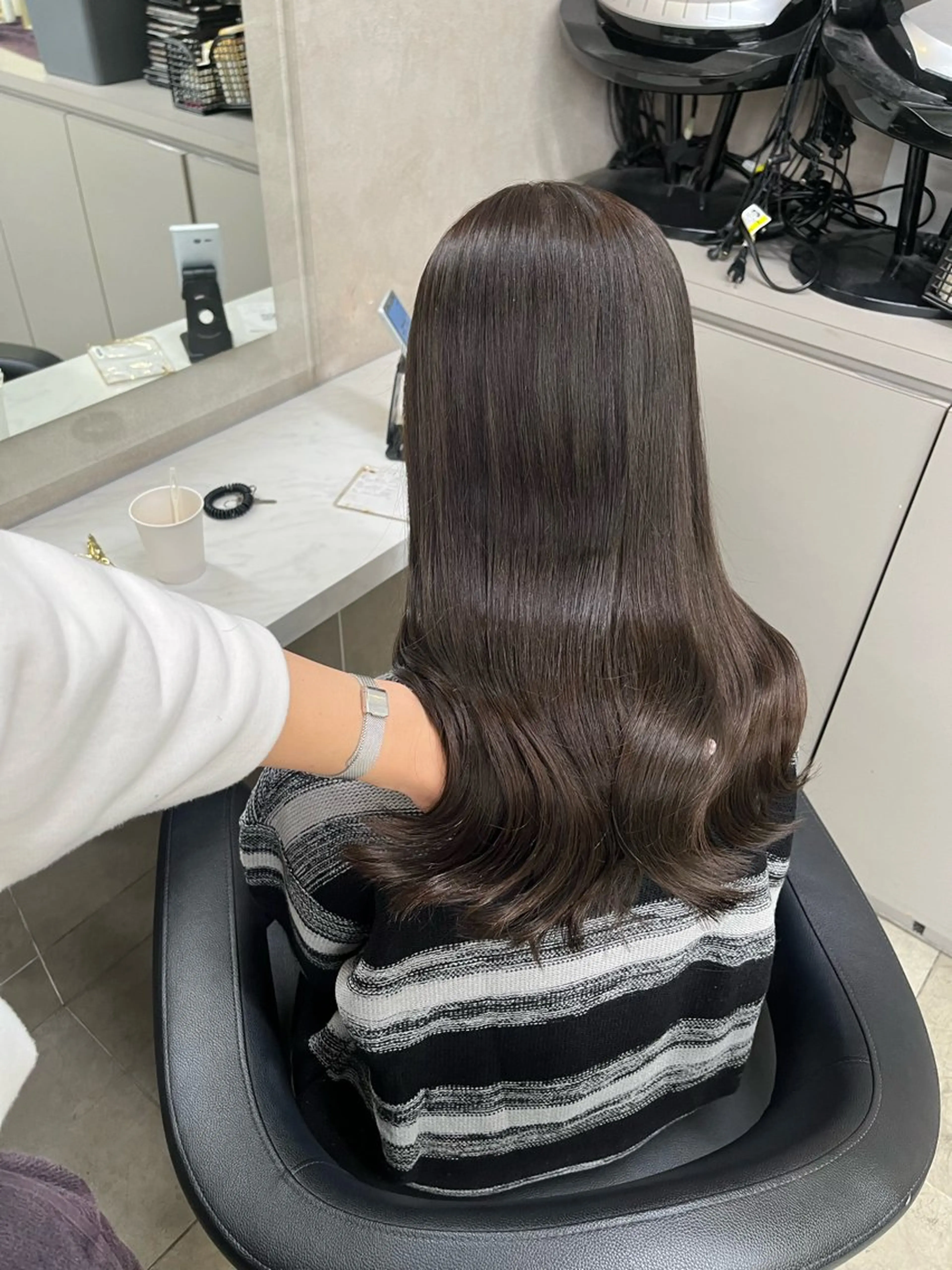 セミロング ヘアカラー トリートメント ヘッドスパ ヘアセット 寒色＆ブリーチ特化 寒色MiOのヘアスタイル