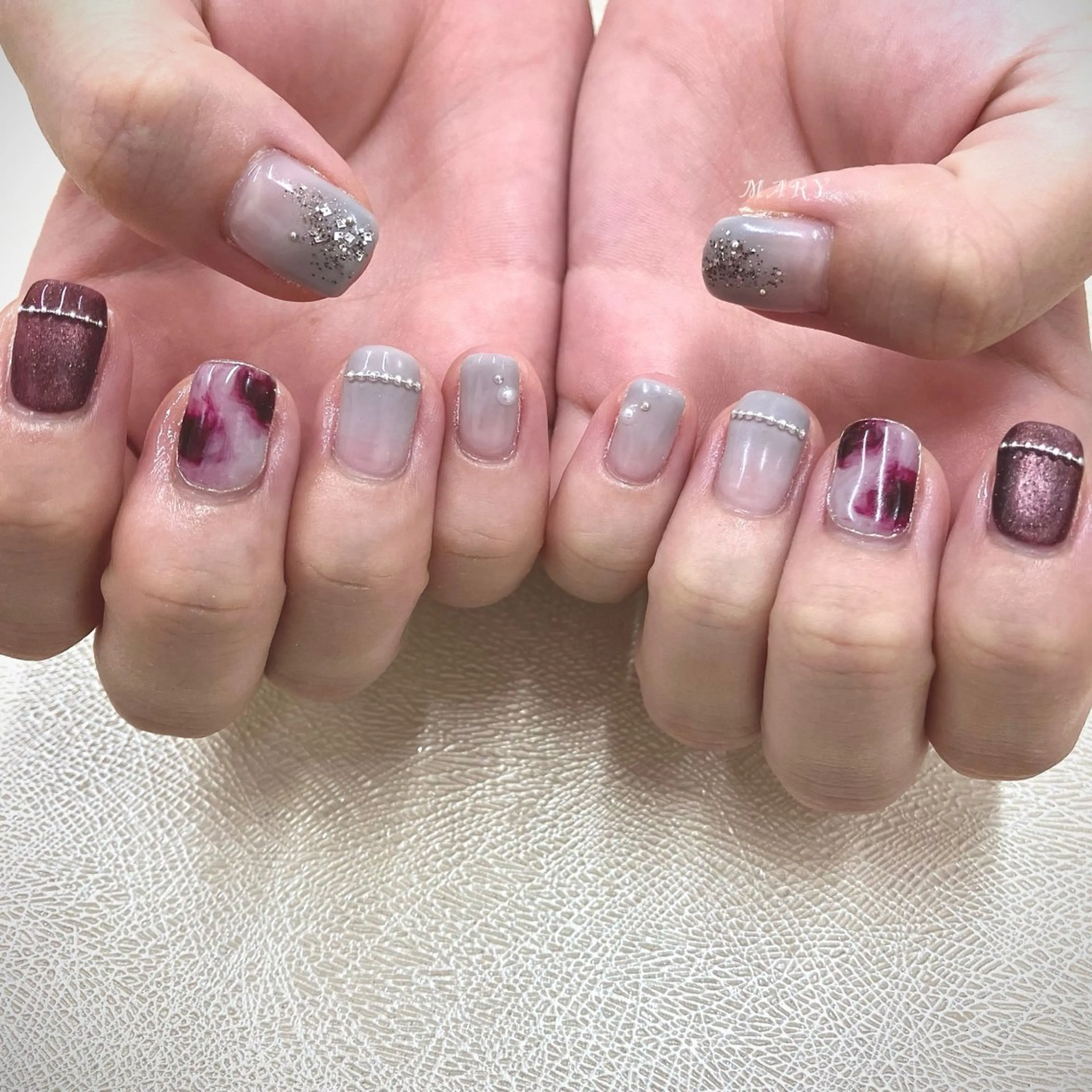 ネイル ボルドー グラデーション マグネットネイル ニュアンスネイル ハンドネイル Mary nail .narumiのネイルデザイン