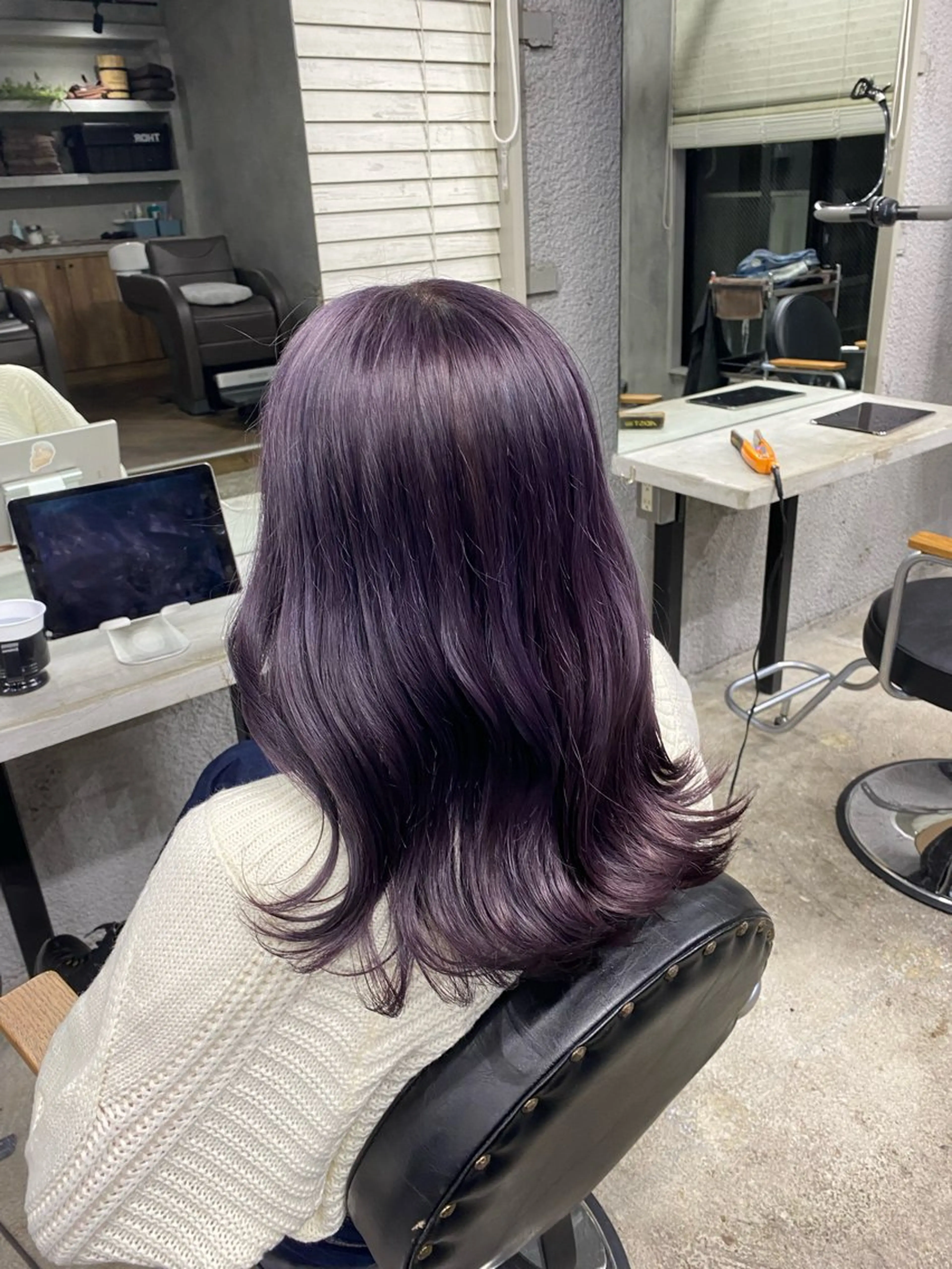 セミロング カラー ラベンダーカラー シルバー ヘアカラー トリートメント ハイトーン/ブリーチ MAYURI🌺横浜のヘアスタイル