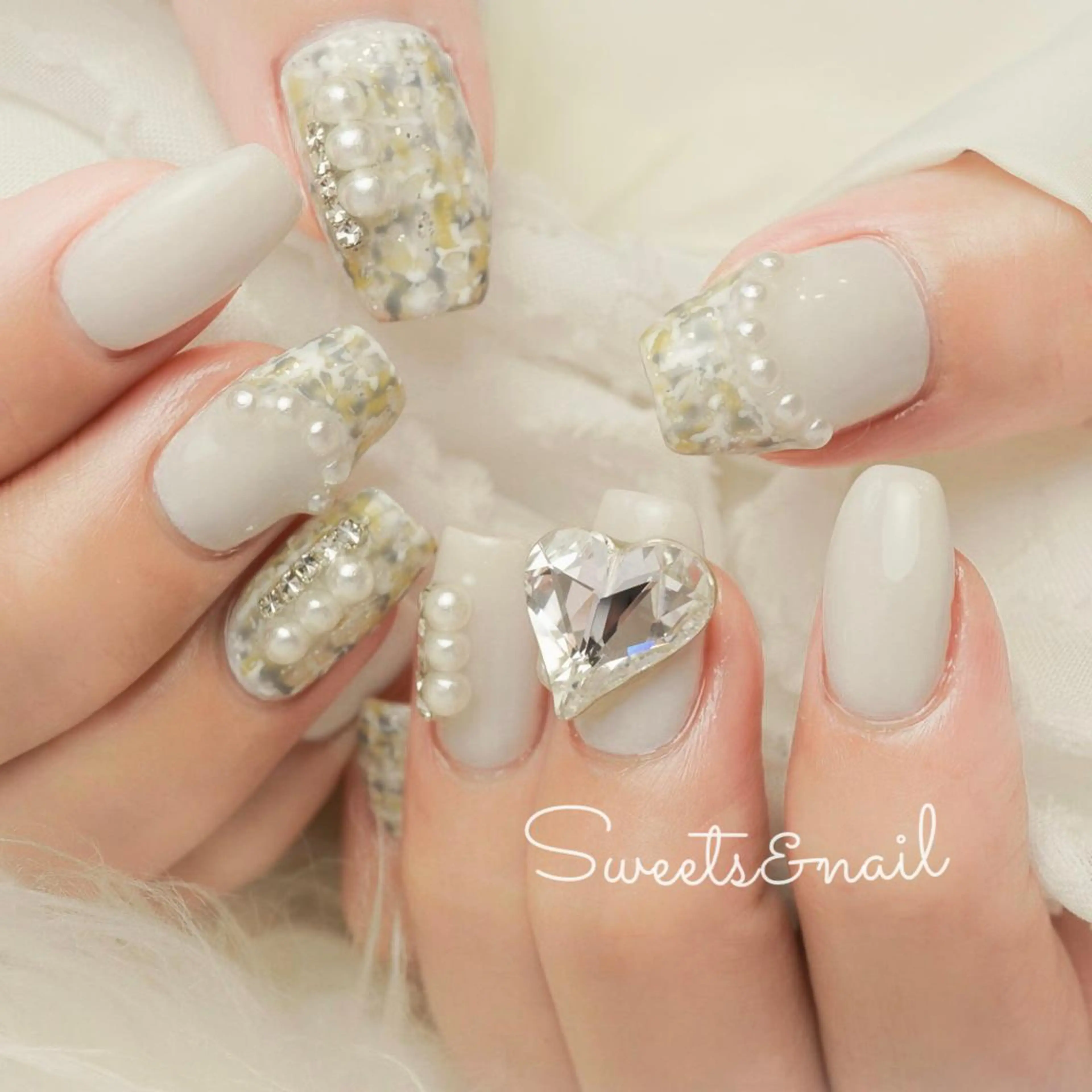 ネイル ハート キラキラネイル ツイードネイル 冬ネイル Sweets& nail みなこのネイルデザイン