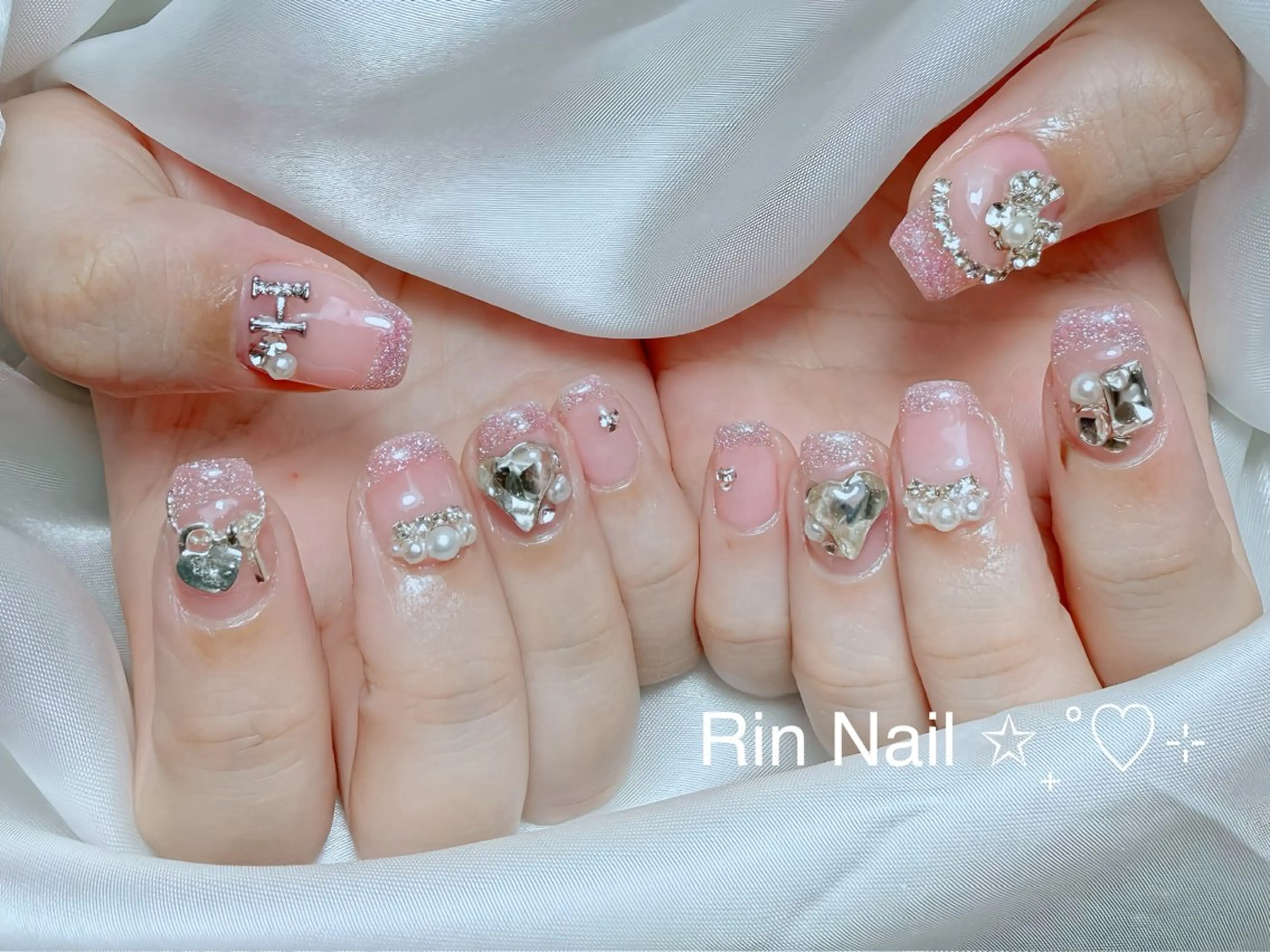 ネイル チークネイル フラッシュネイル フラワーネイル フットネイル ジェルネイル ハンドネイル Rin Nail Shinokuboのネイルデザイン