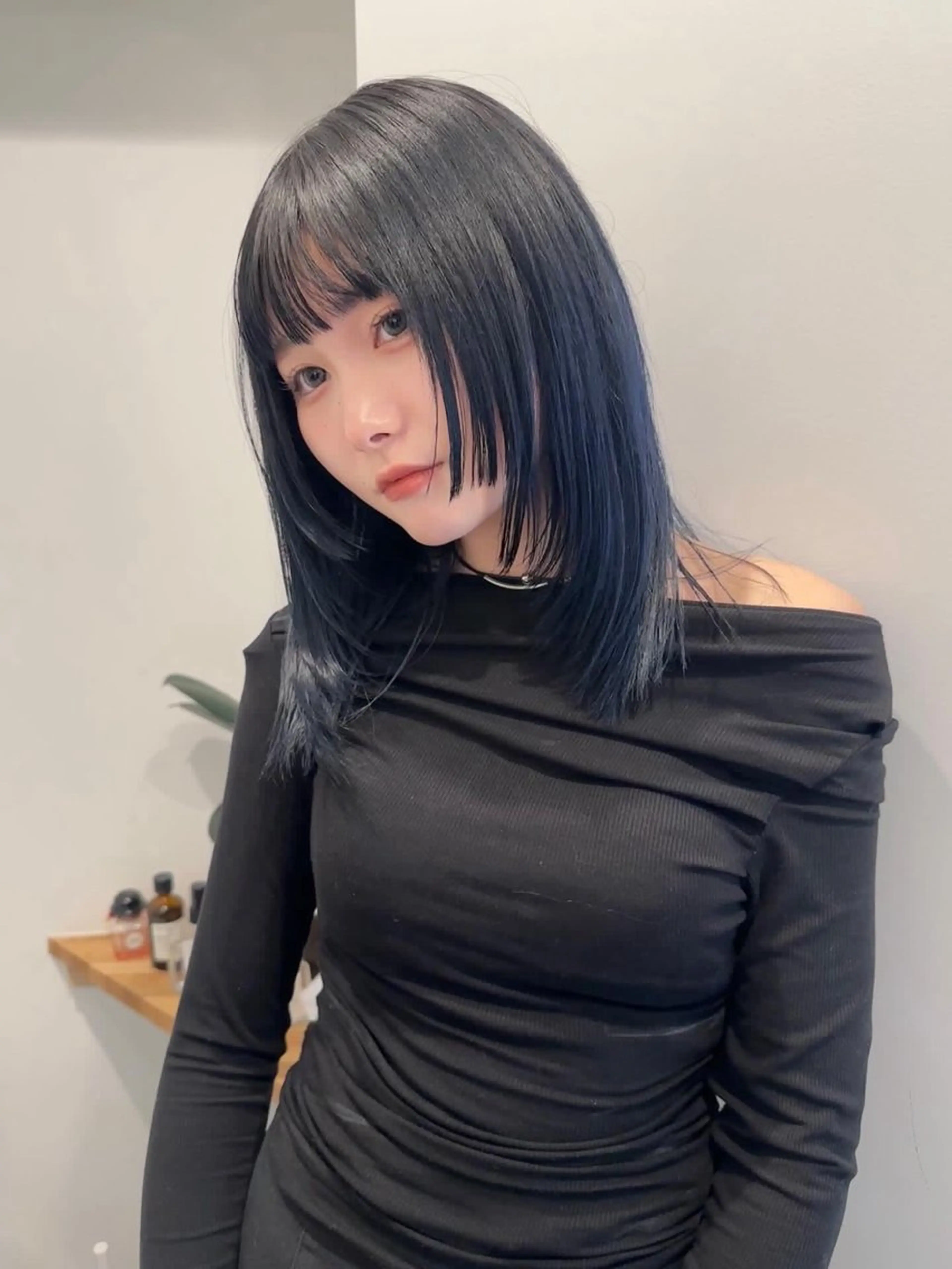 ミディアム カラー カット トリートメント 切りっぱなしボブ レイヤー/縮毛矯正のヘアスタイル