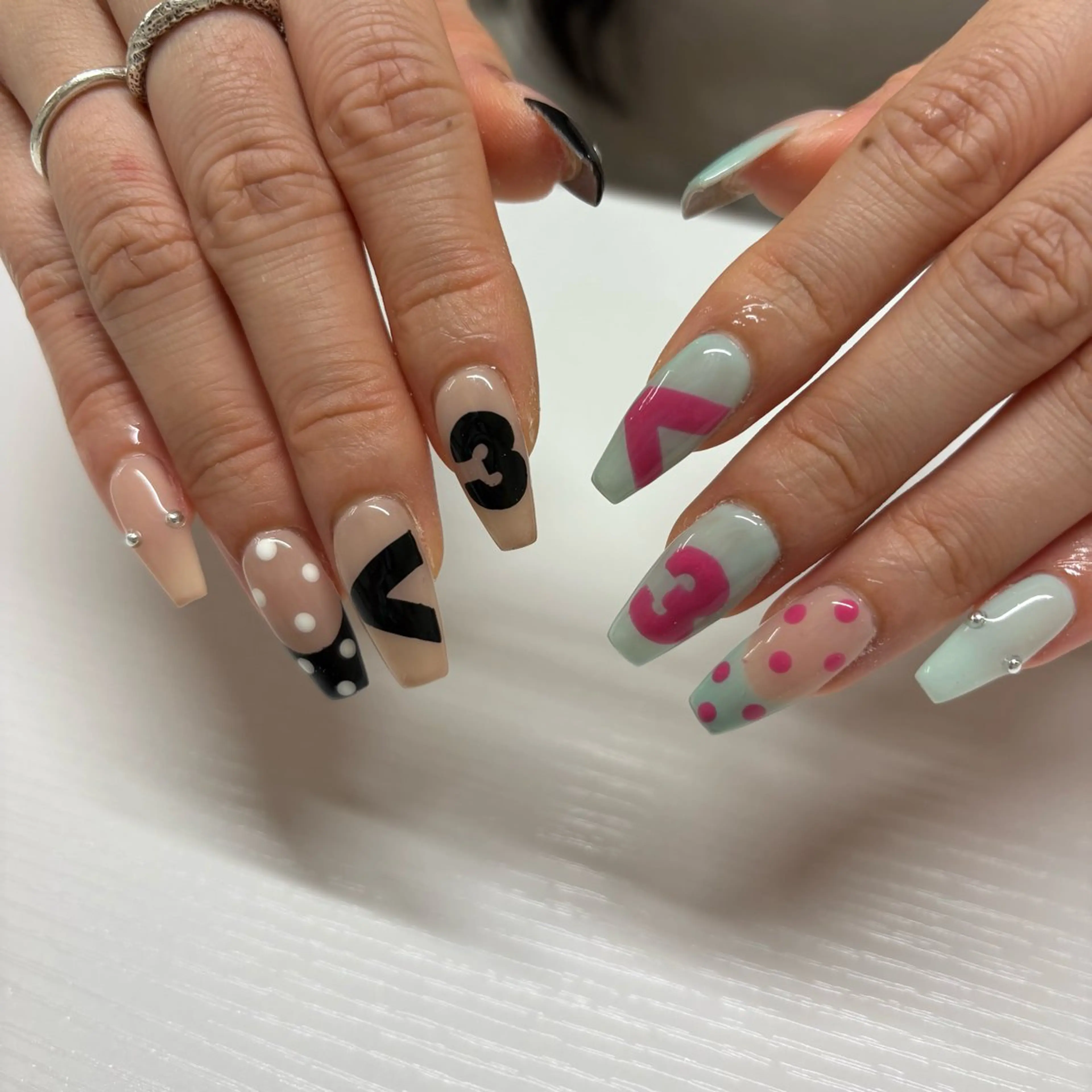 ネイル ハンドネイル SHION  のネイルデザイン