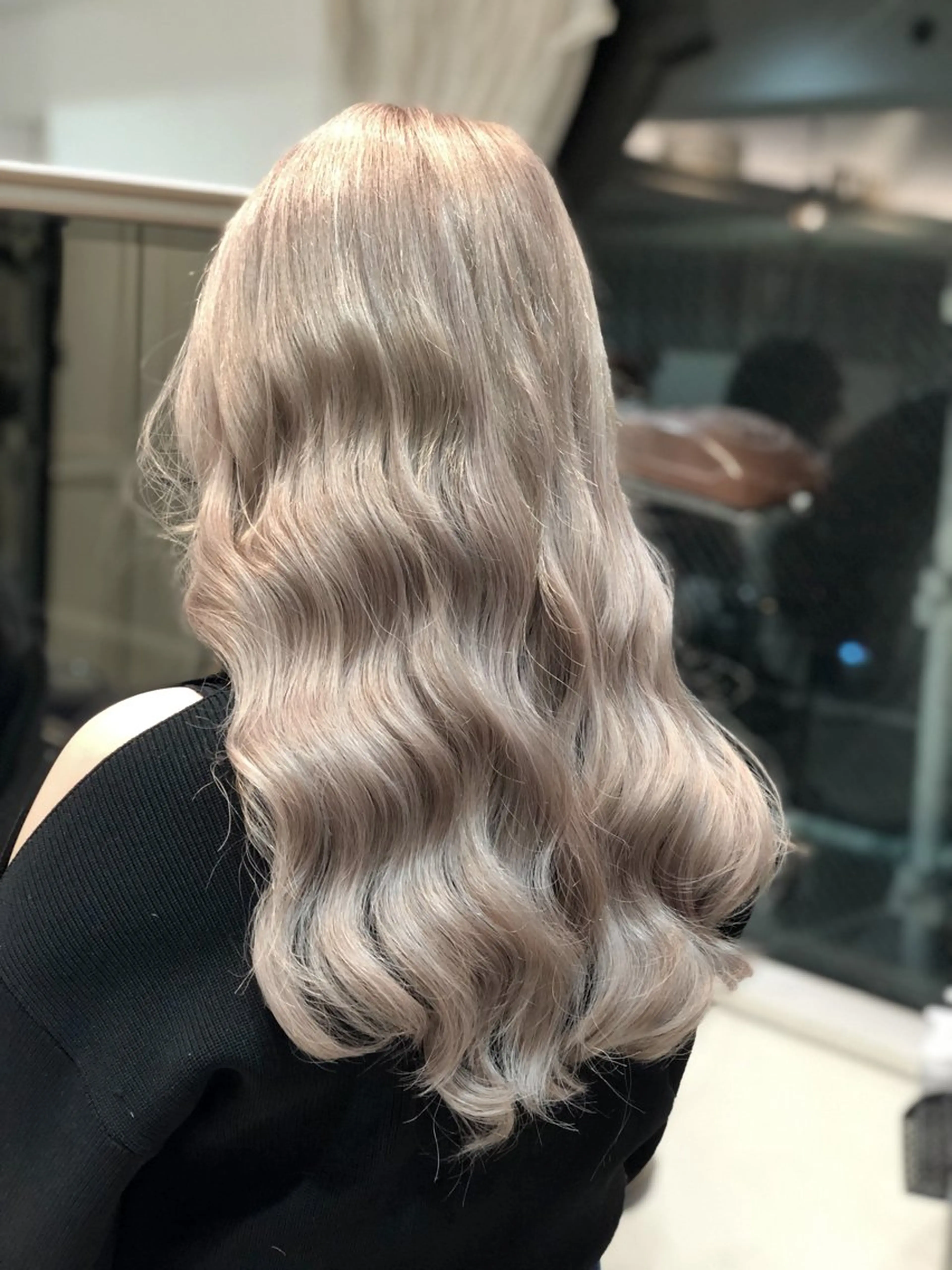 ロング カラー シールエクステ ベージュカラー ブリーチ ケアブリーチ デザインカラー 🦋韓国hair🦋 エクステ店長sakiのヘアスタイル