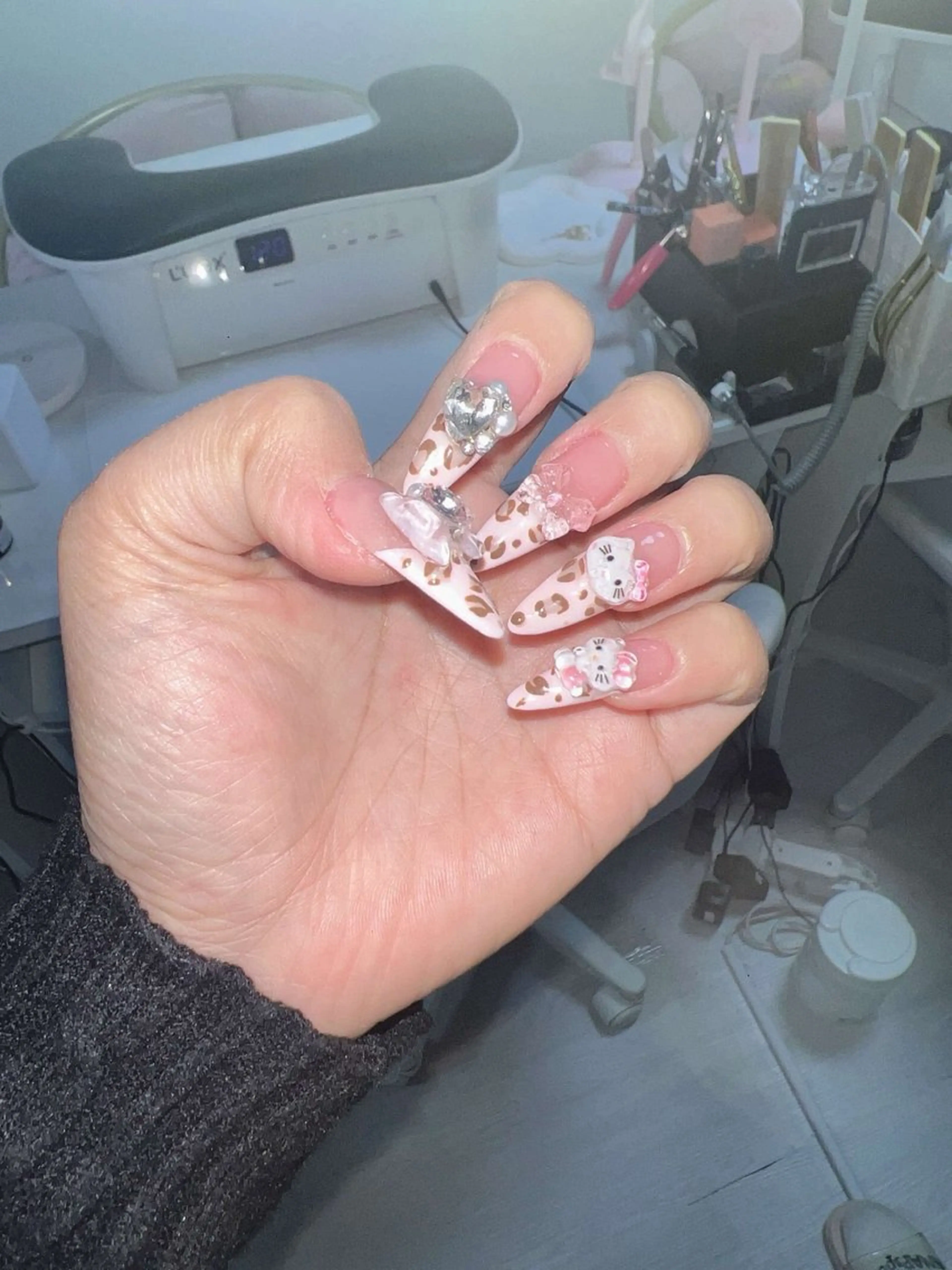 ネイル オーロラネイル チークネイル 長さ出し フットネイル フレンチネイル Lee Nails チップ長さだし専門店のネイルデザイン