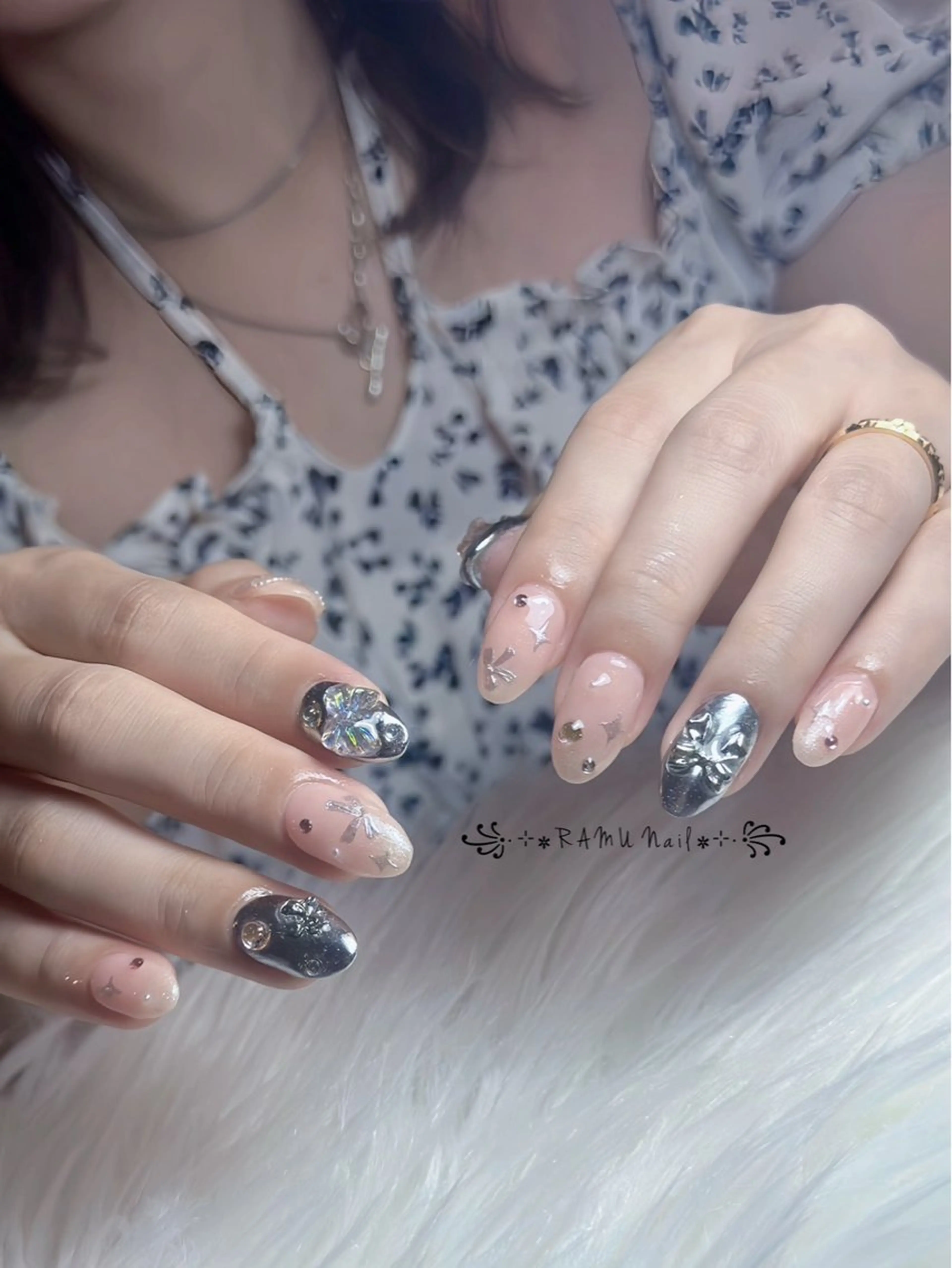 ネイル キラキラネイル マグネットネイル ミラーネイル ピンク 夏ネイル ハンドネイル RAMU Nail 恵比寿店のネイルデザイン