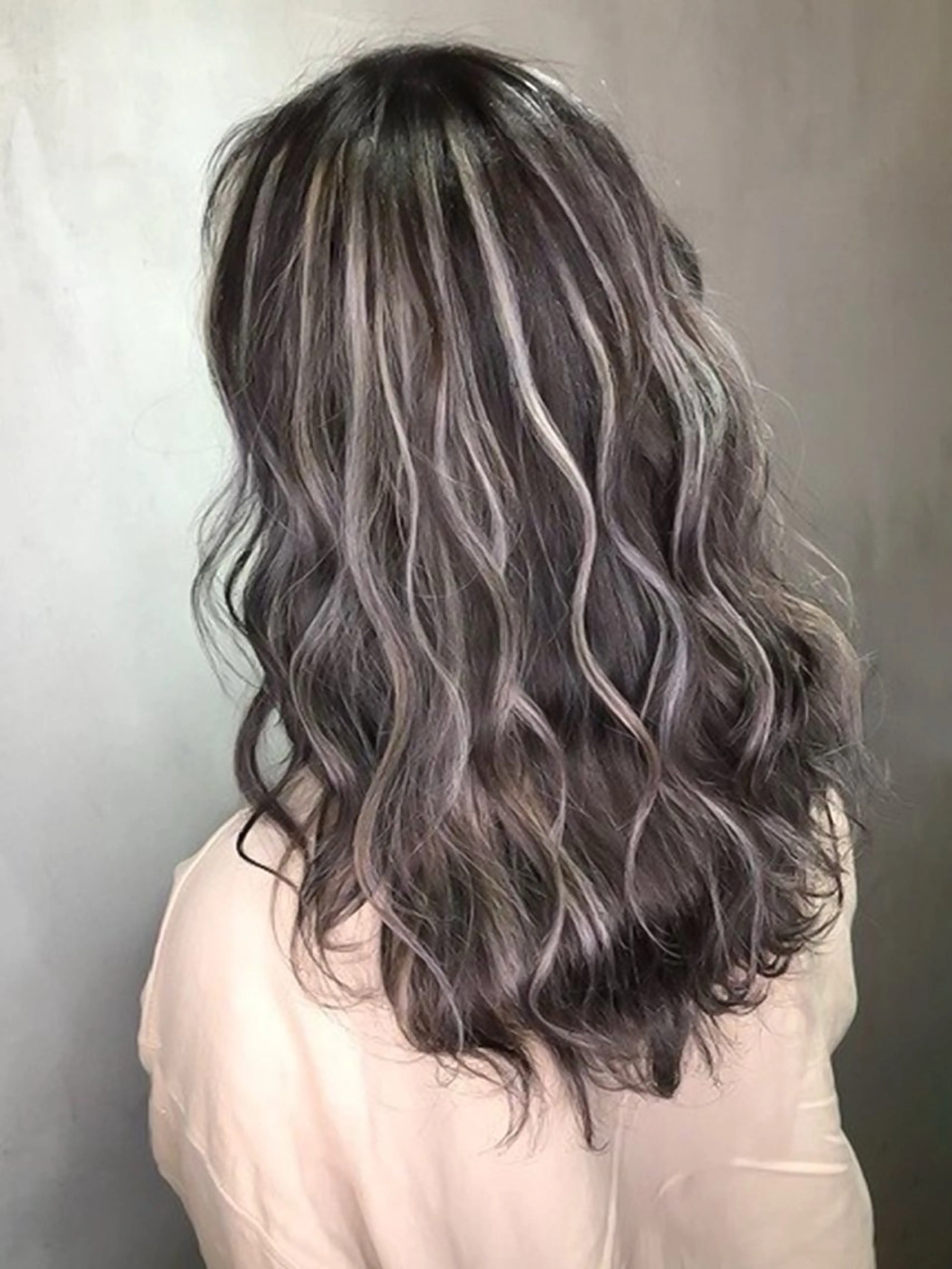 ロング ハイライト カット ヘアカラー 艶カラー/縮毛矯正／ 鴨川育弥のヘアスタイル