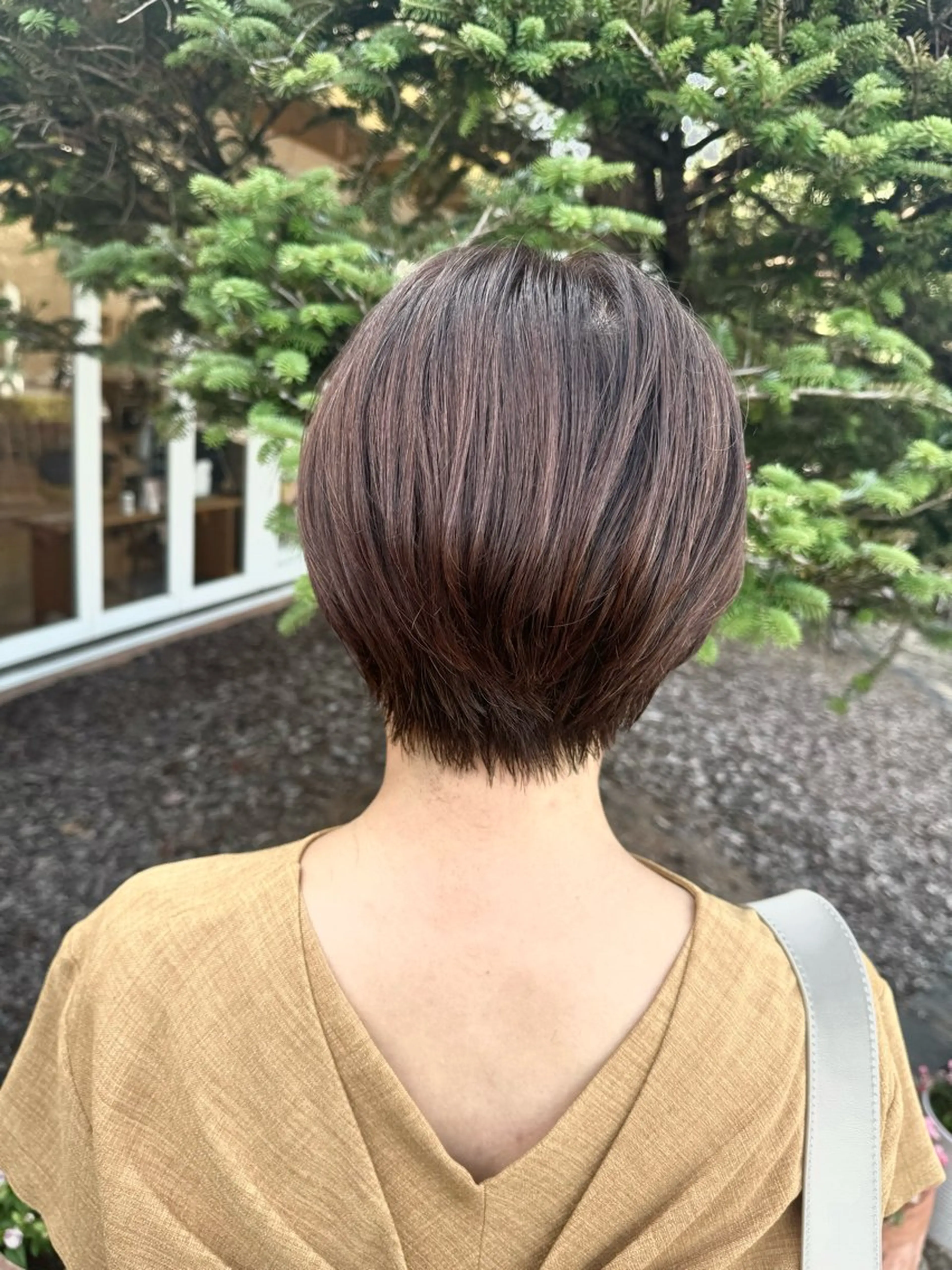 ショート くびれヘア くせ毛 ショートヘア 𝒇𝒍𝒂𝒕/ 𝐇𝐈𝐍𝐀のヘアスタイル