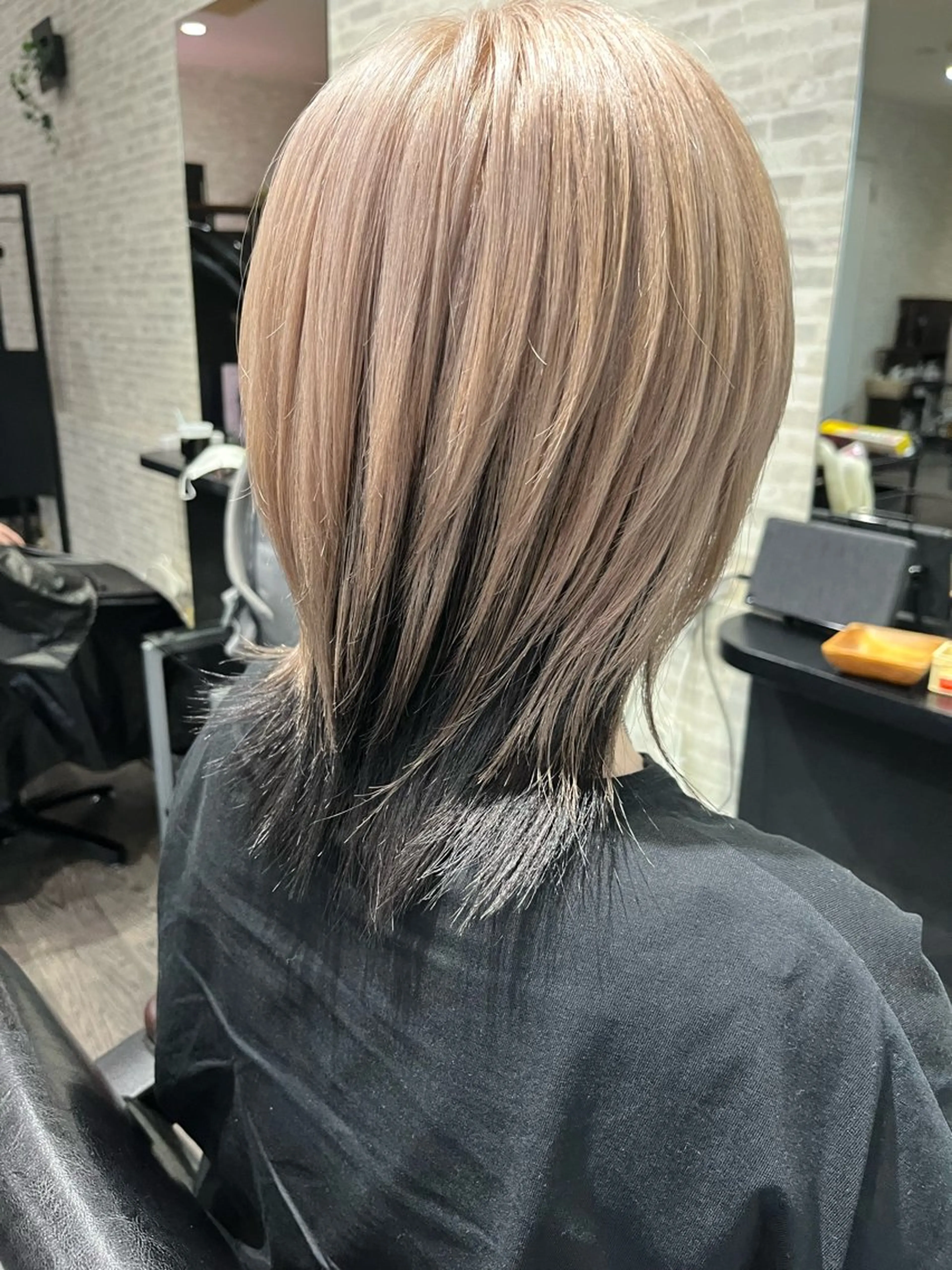 ミディアム Lilly 中谷友里のヘアスタイル