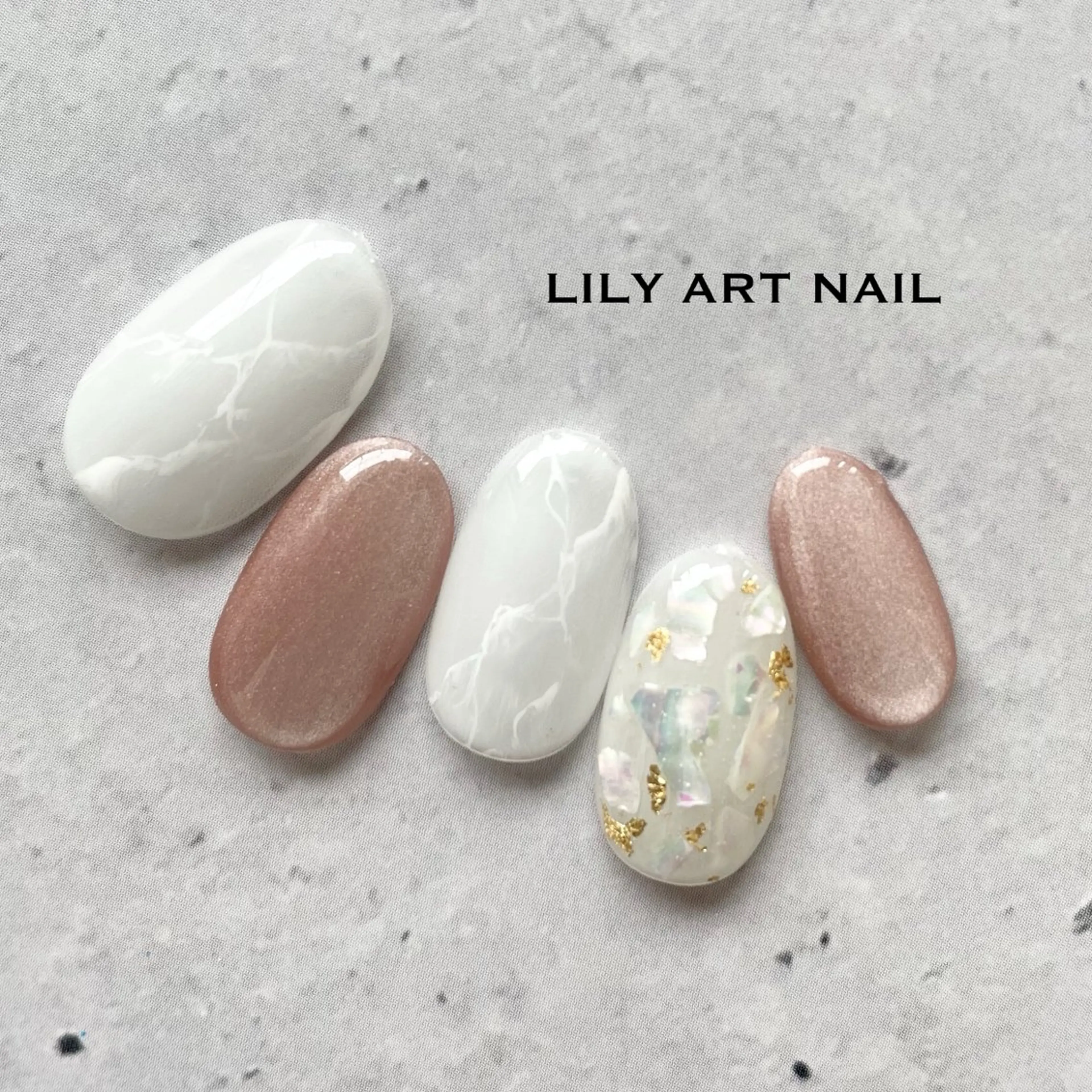 ネイル マグネットネイル 大理石ネイル(マーブル) LILY  ART NAILのネイルデザイン