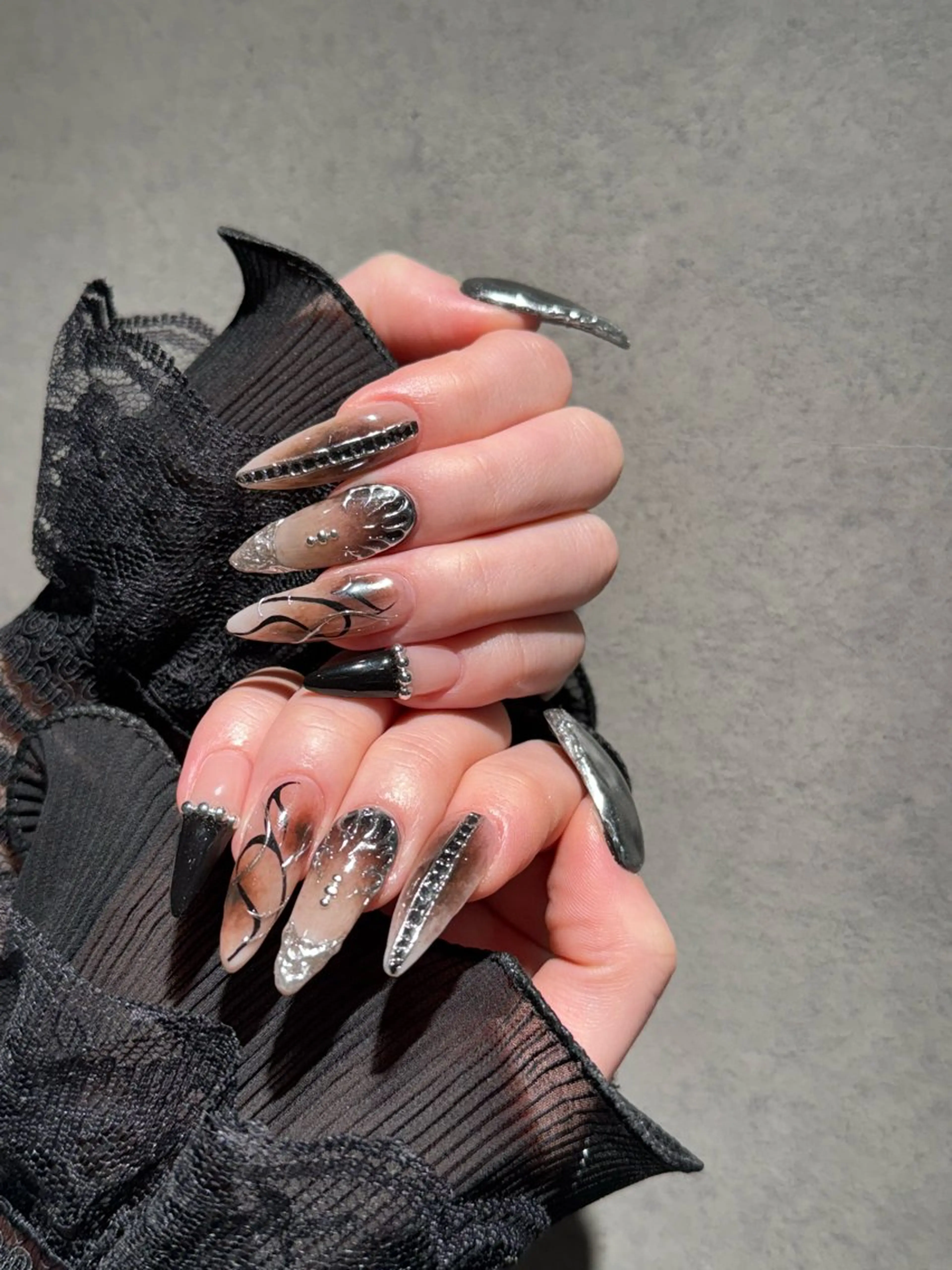 ネイル ハンドネイル I-nailロング /ワンホン/キラキラのネイルデザイン