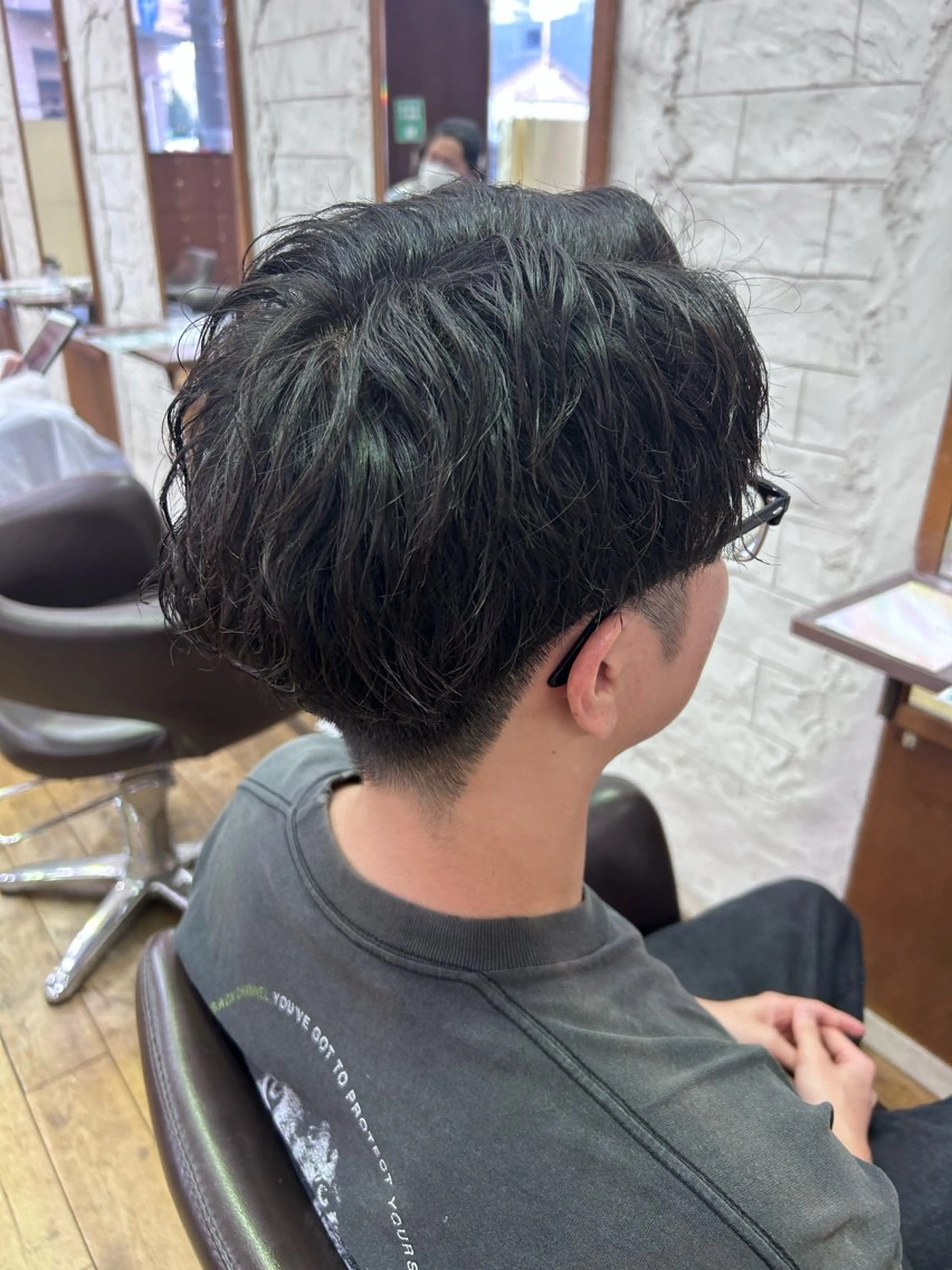 メンズ カット パーマ ハイトーン×艶カラー 🤍MIZUKIのヘアスタイル