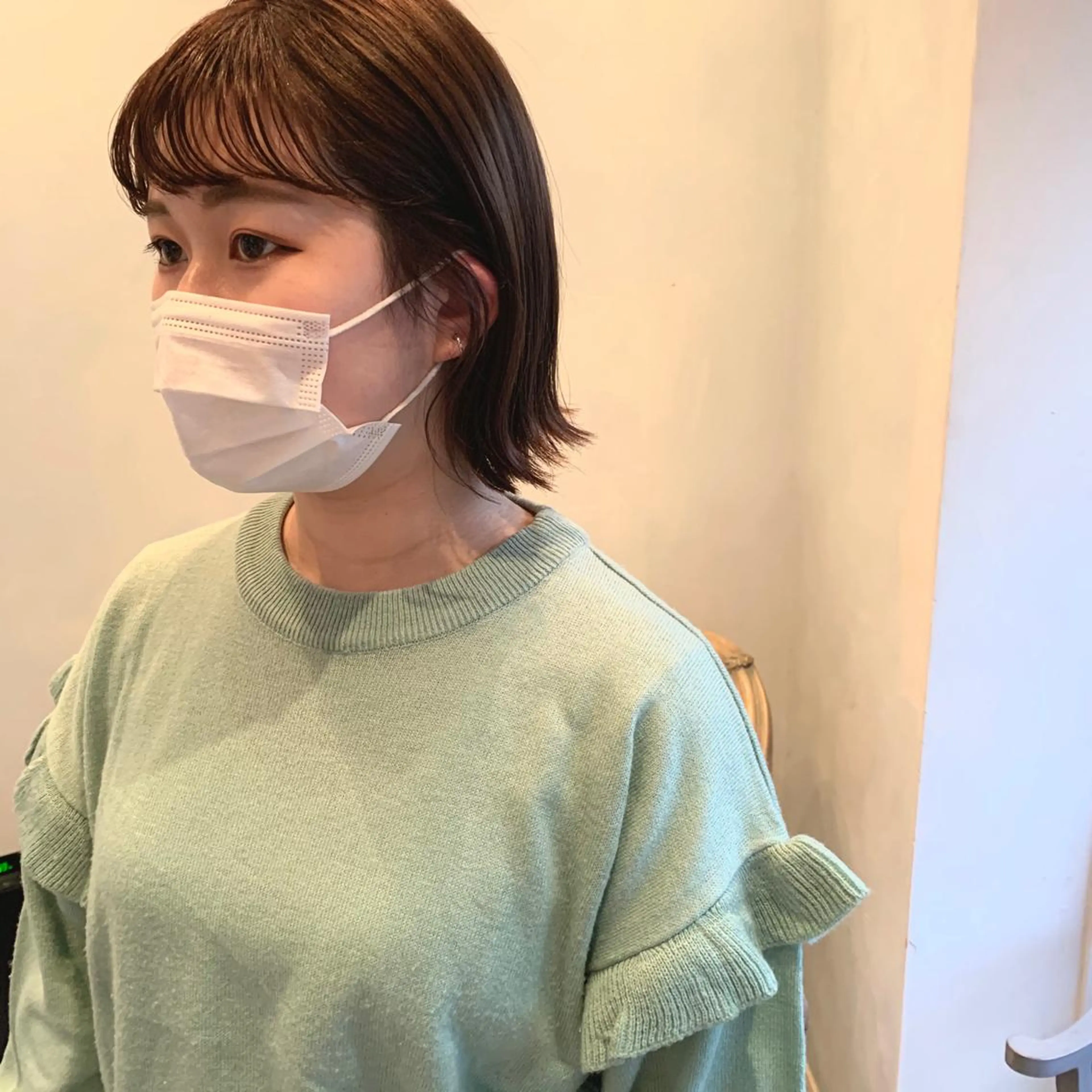 ショート カラー SAKINO． ベージュカラーのヘアスタイル