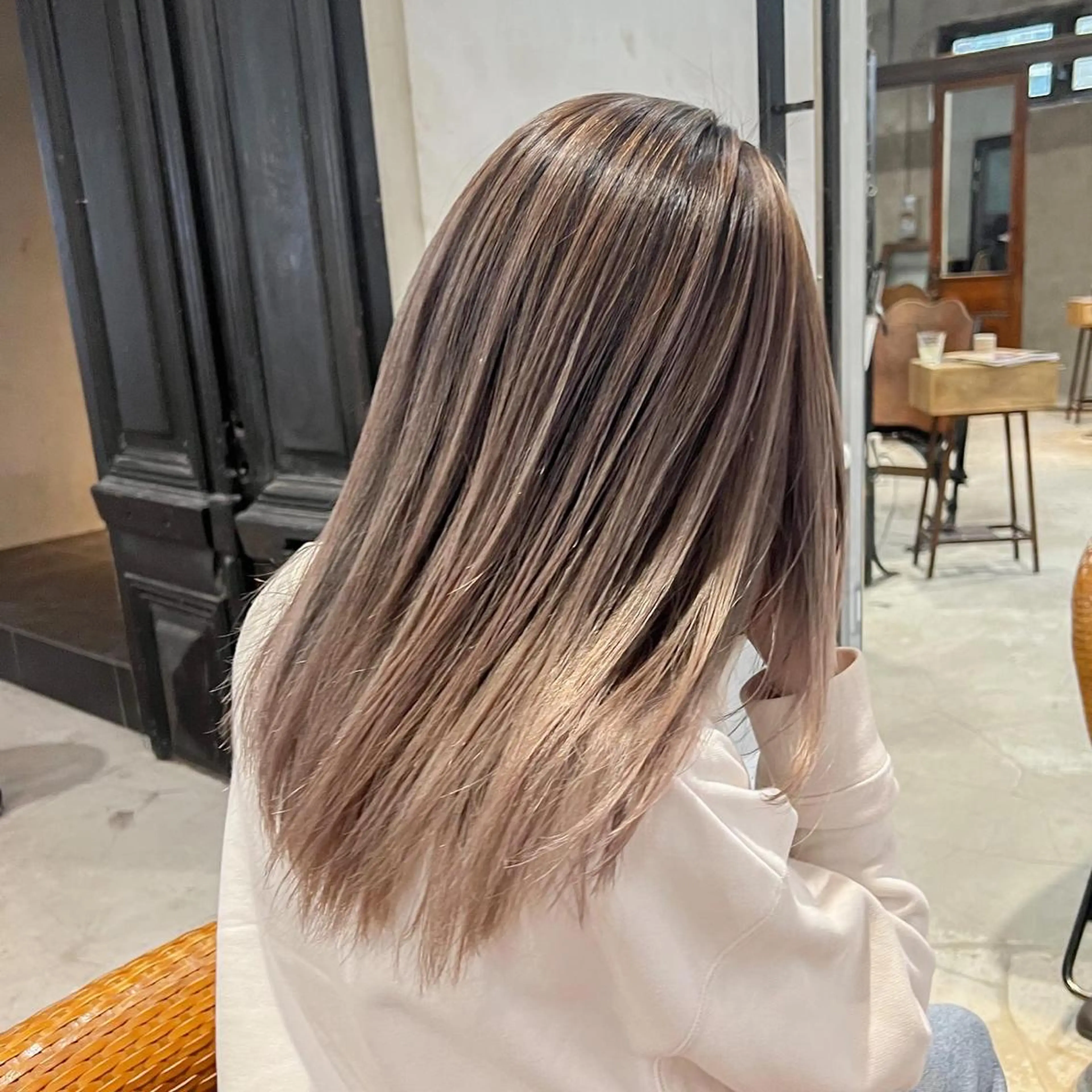 ミディアム カラー カット ヘアカラー トリートメント 海外デザイン🇺🇸 石渡諒太のヘアスタイル