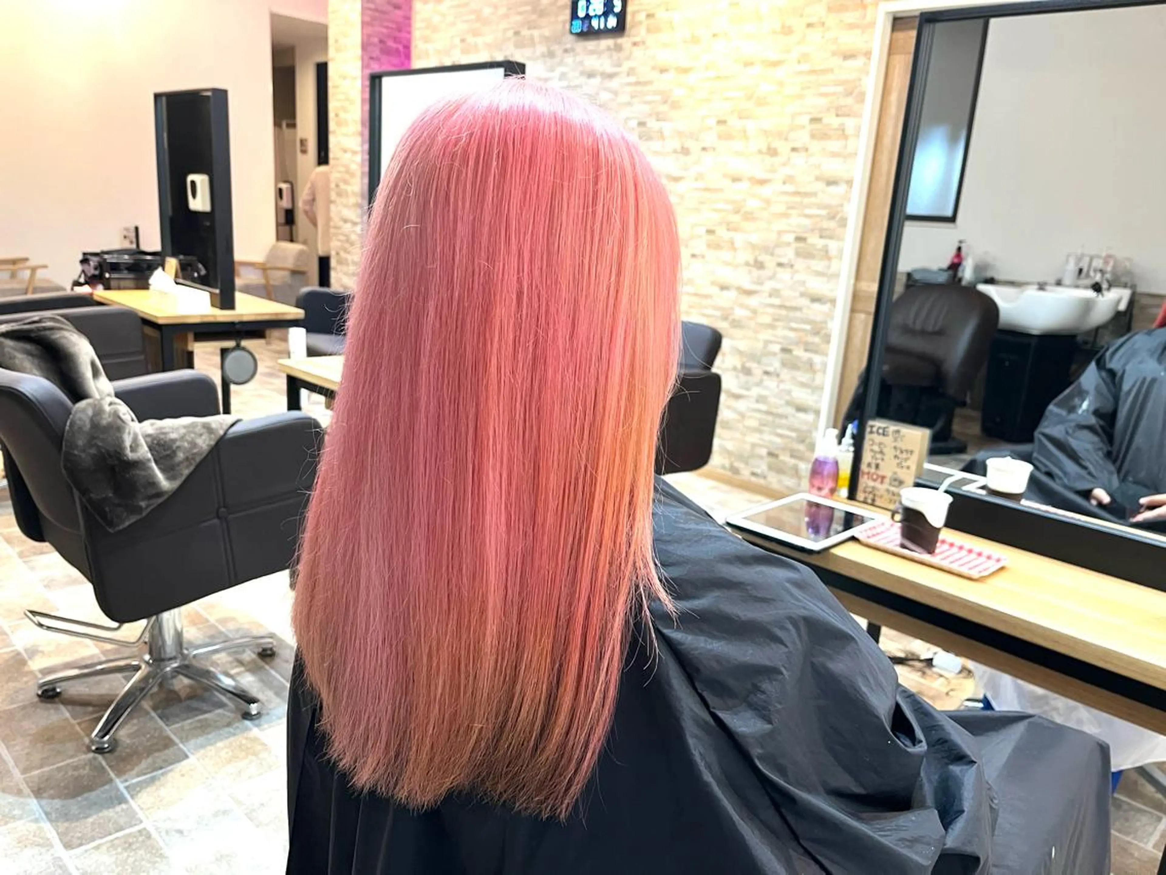 ミディアム カラー ヘアカラー&縮毛矯正 STAR☆RIVERのヘアスタイル